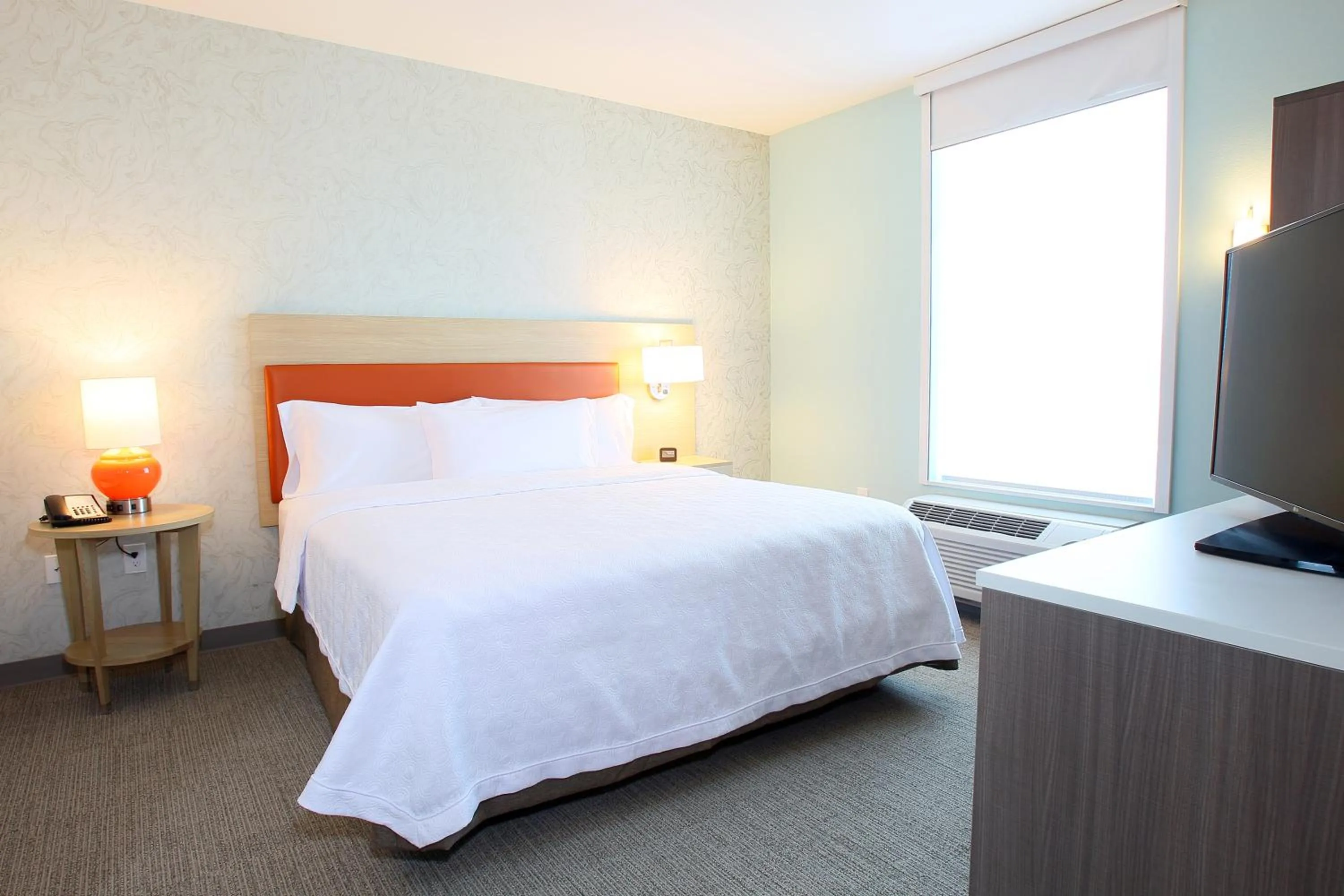 Bed in Home2 Suites By Hilton Nampa