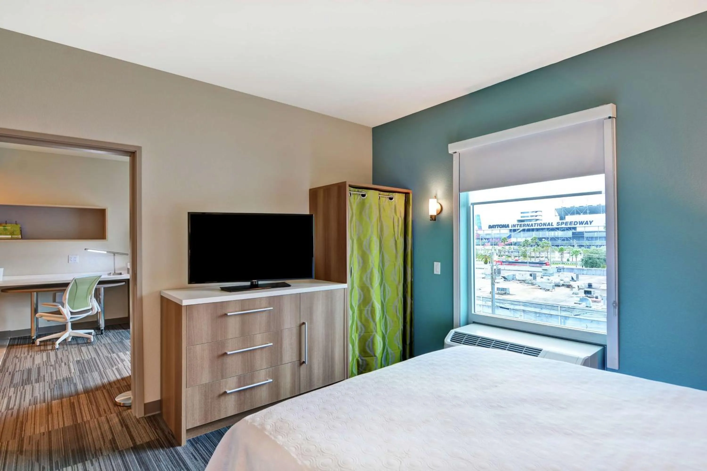 Bedroom, Bed in Home2 Suites By Hilton Daytona Beach Speedway