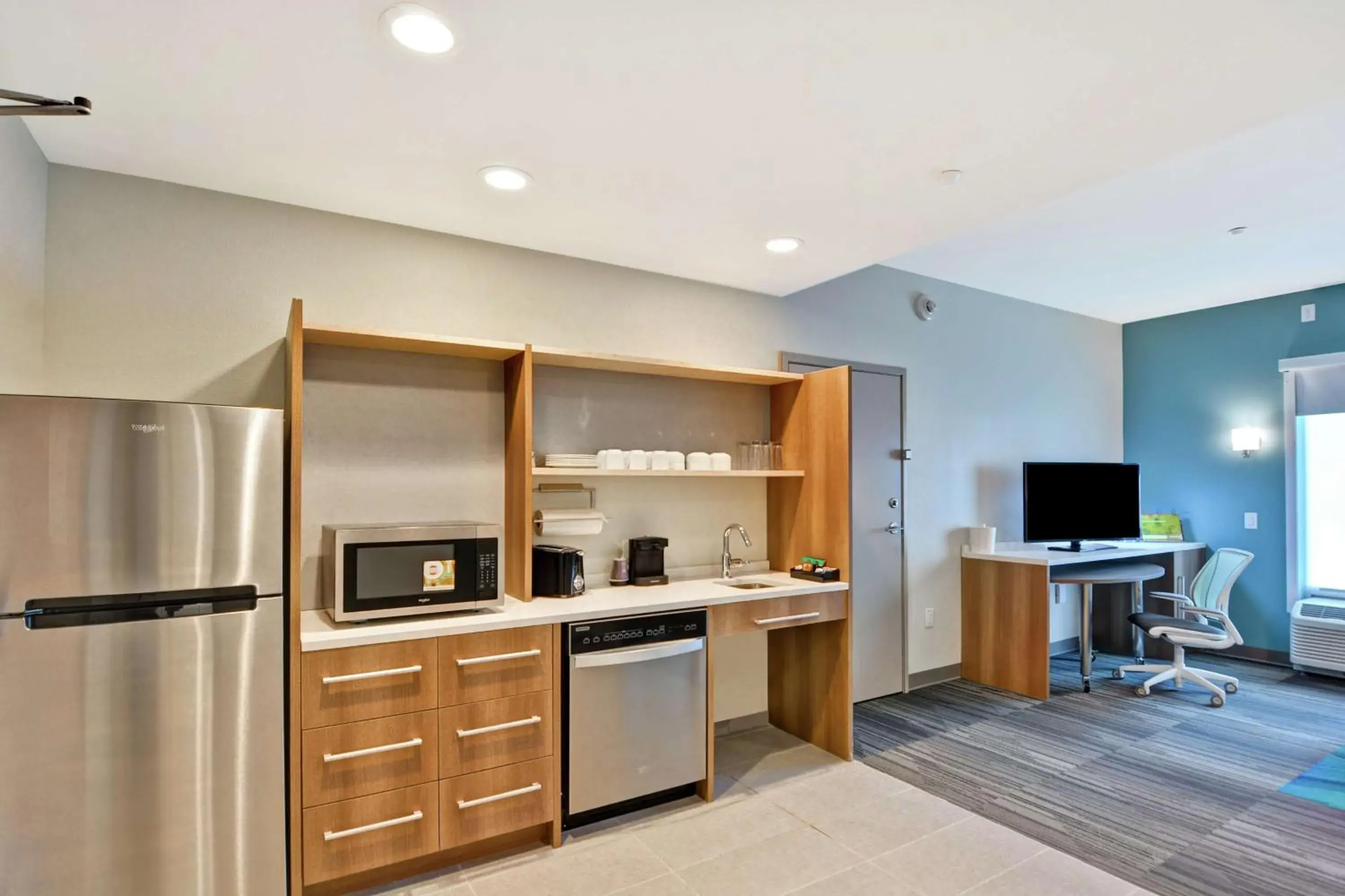 Queen Suite - Mobility Access/Non-Smoking in Home2 Suites By Hilton Daytona Beach Speedway Queen Suite - Mobility Access/Non-Smoking in Home2 Suites By Hilton Daytona Beach Speedway