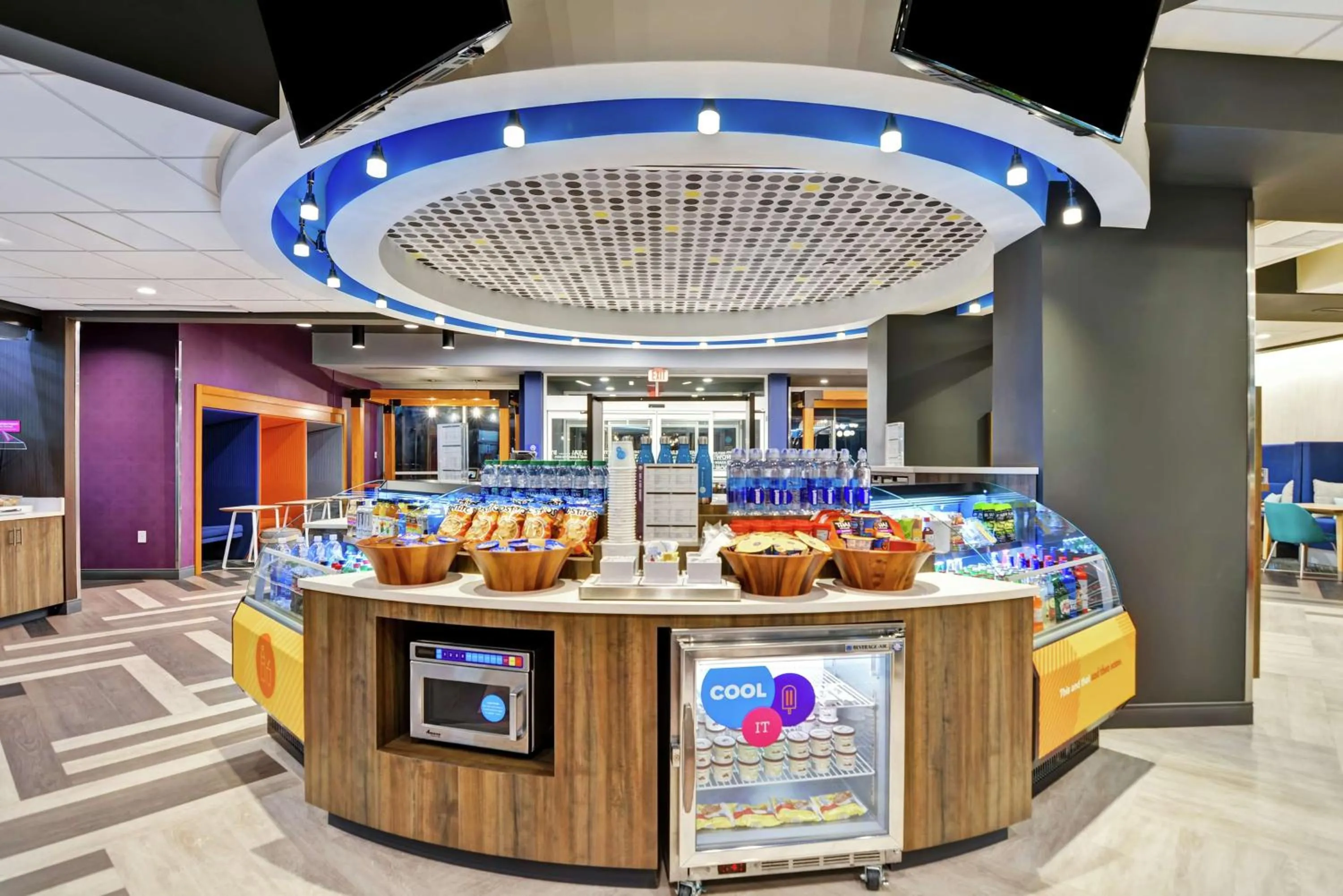 Restaurant/places to eat in Tru By Hilton Richmond