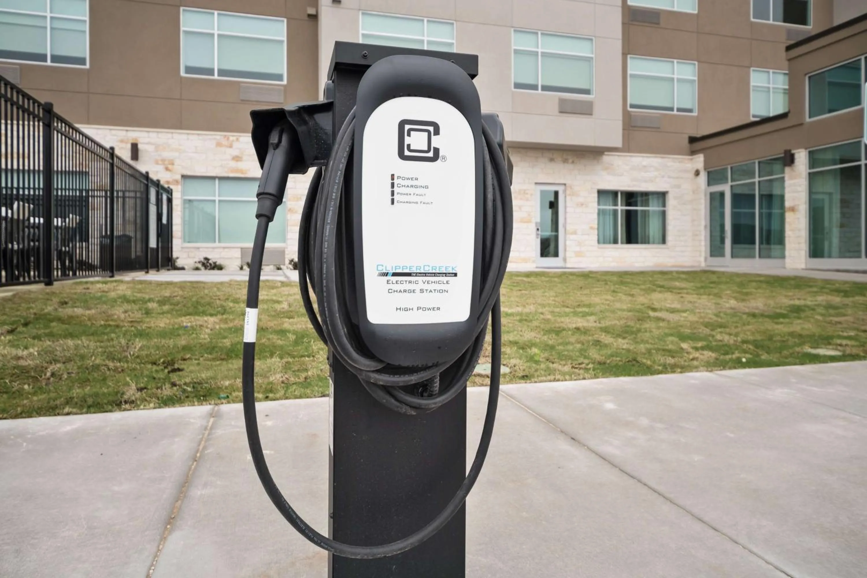 Property building in Best Western Plus Executive Residency Austin - Round Rock