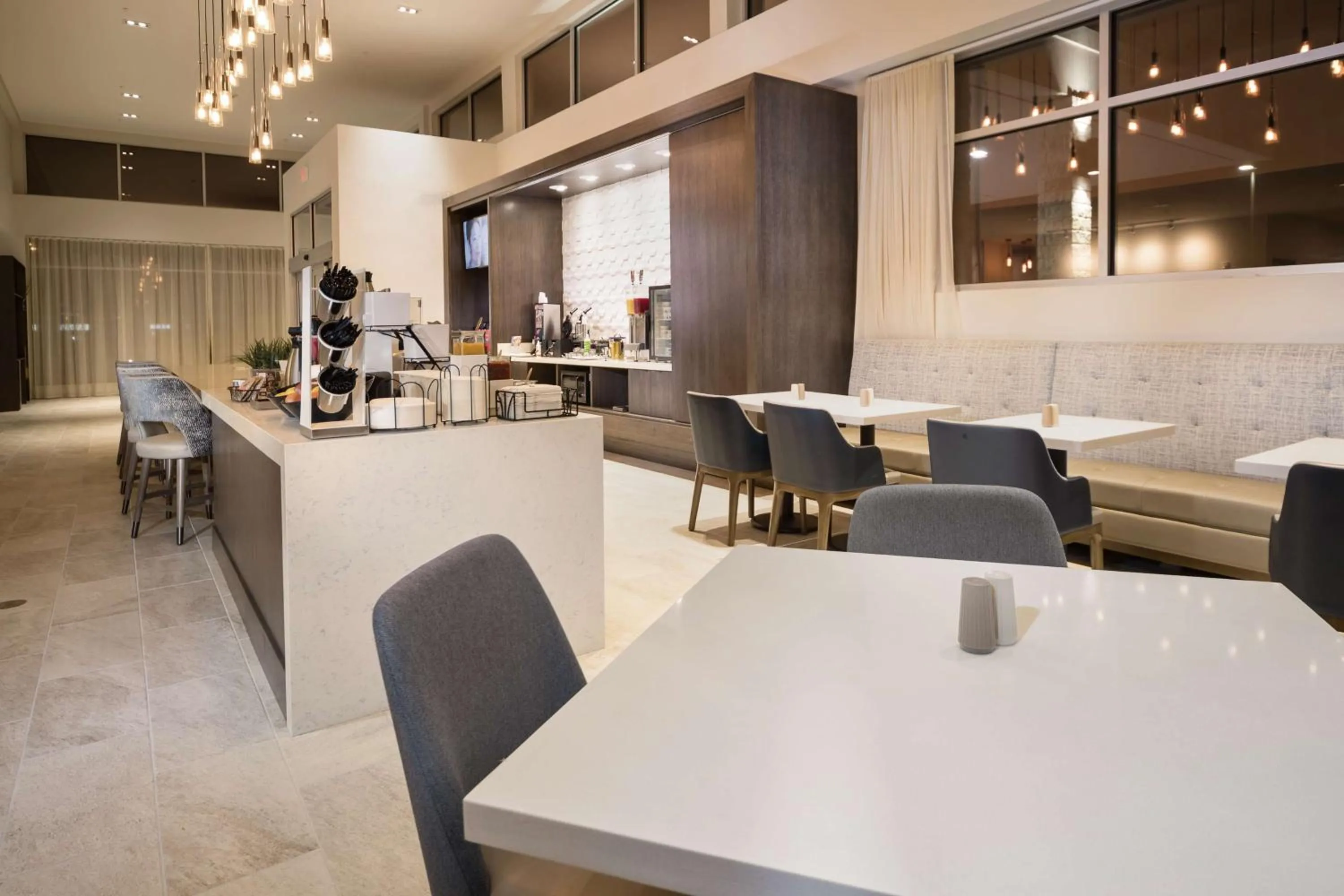 Breakfast in Best Western Plus Executive Residency Austin - Round Rock