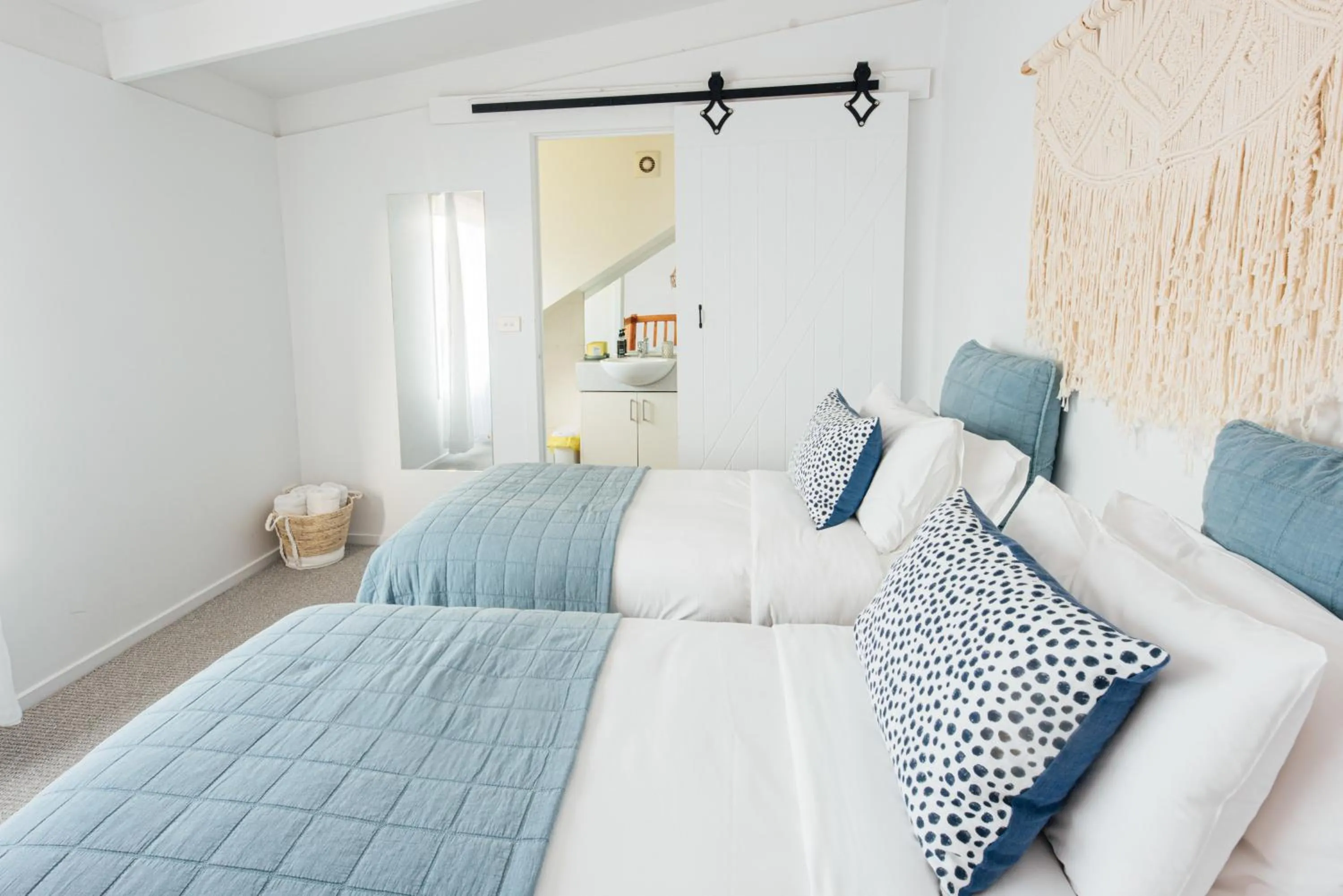 Bed in Port O' Call Motel