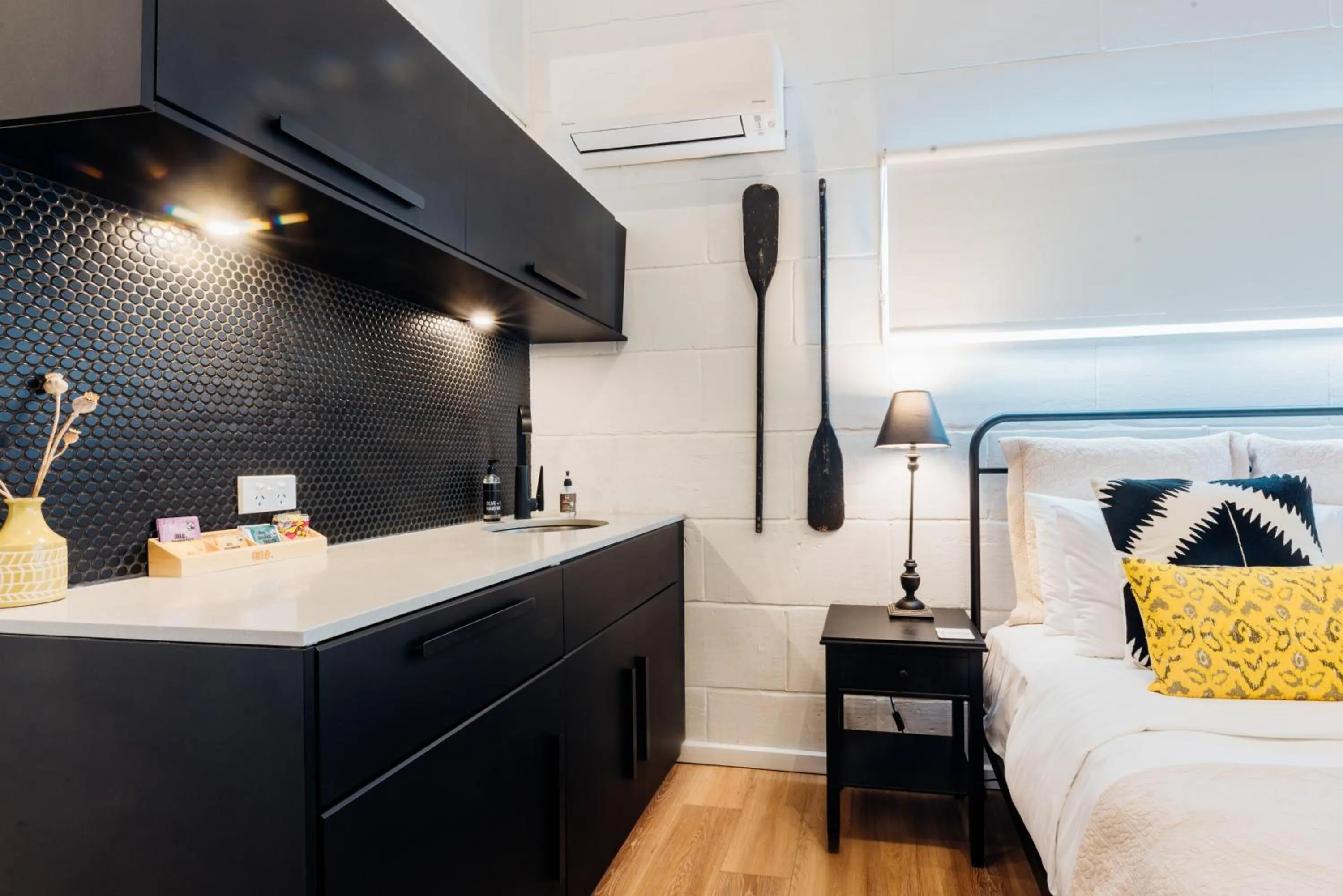 Bed in Port O' Call Motel