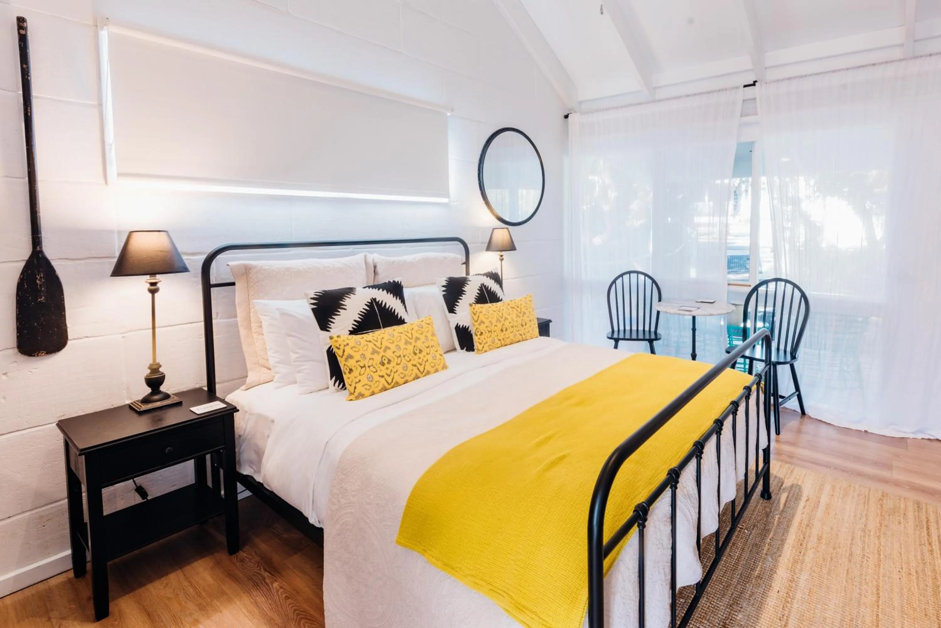 Bed in Port O' Call Motel