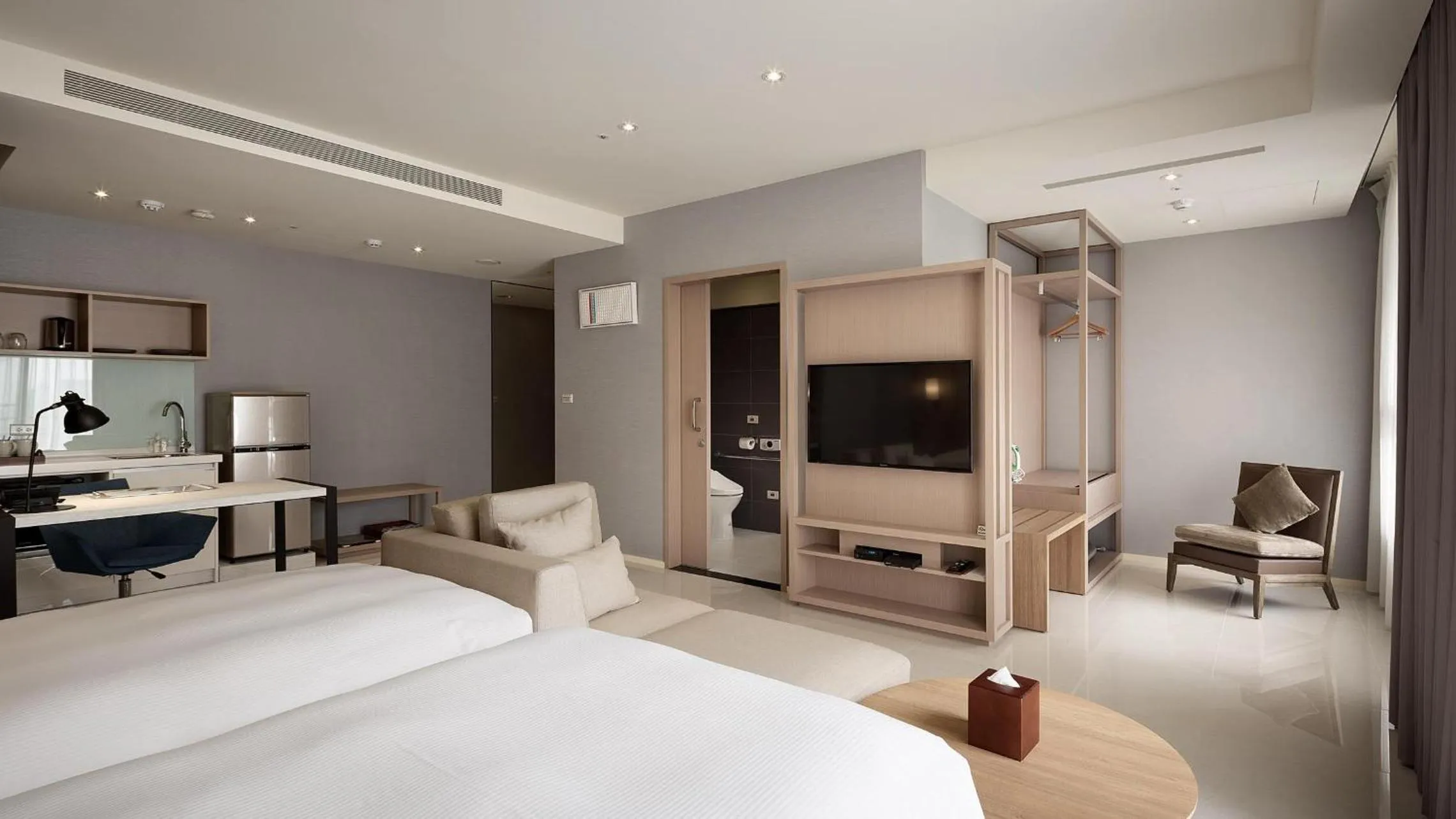 Photo of the whole room, Bed in Jolley Hotel