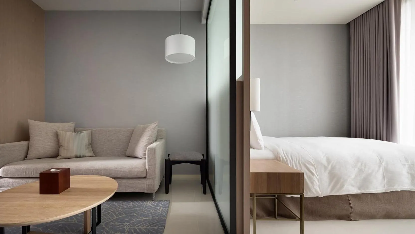 Living room, Bed in Jolley Hotel