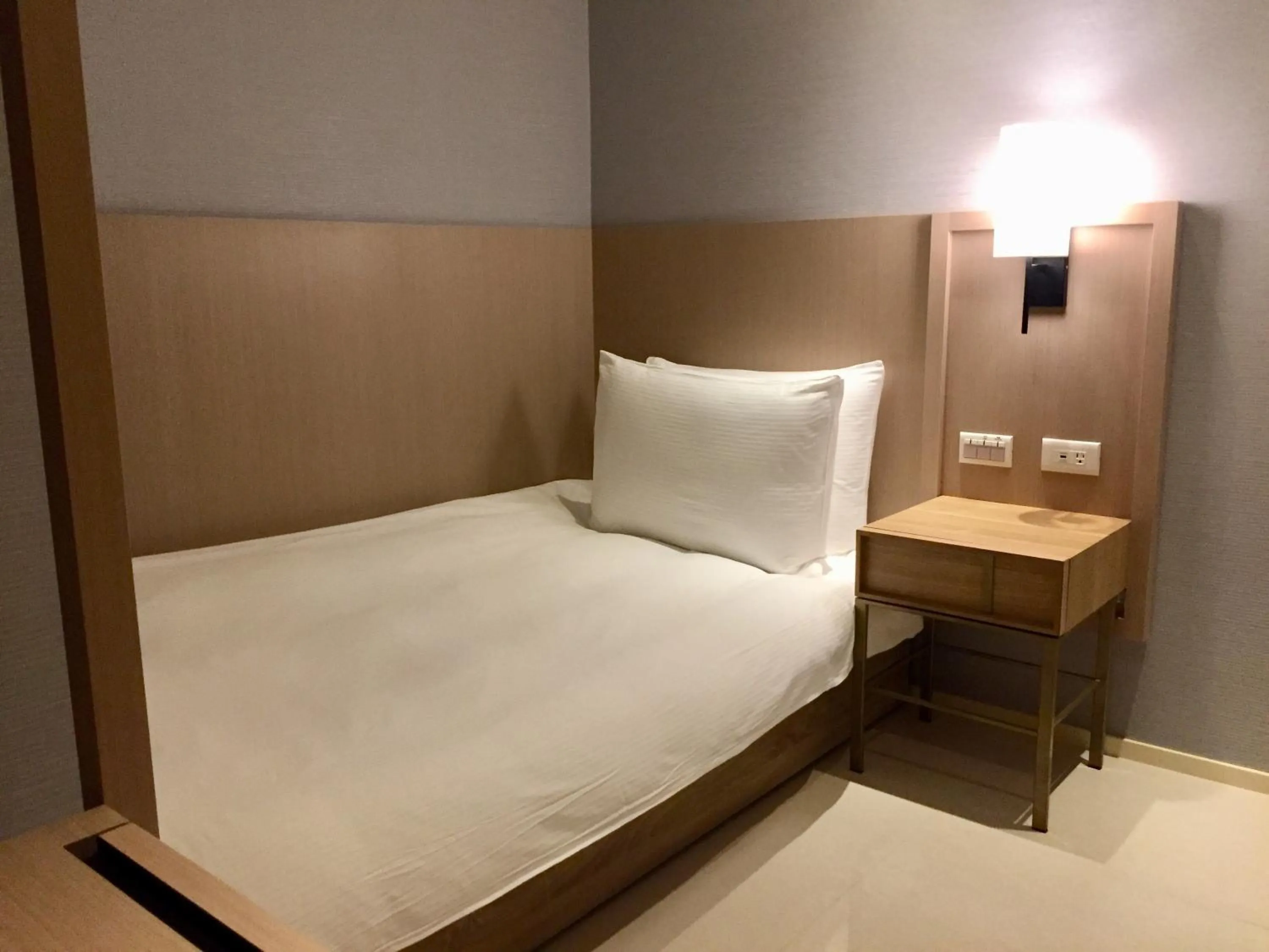 Bedroom, Bed in Jolley Hotel