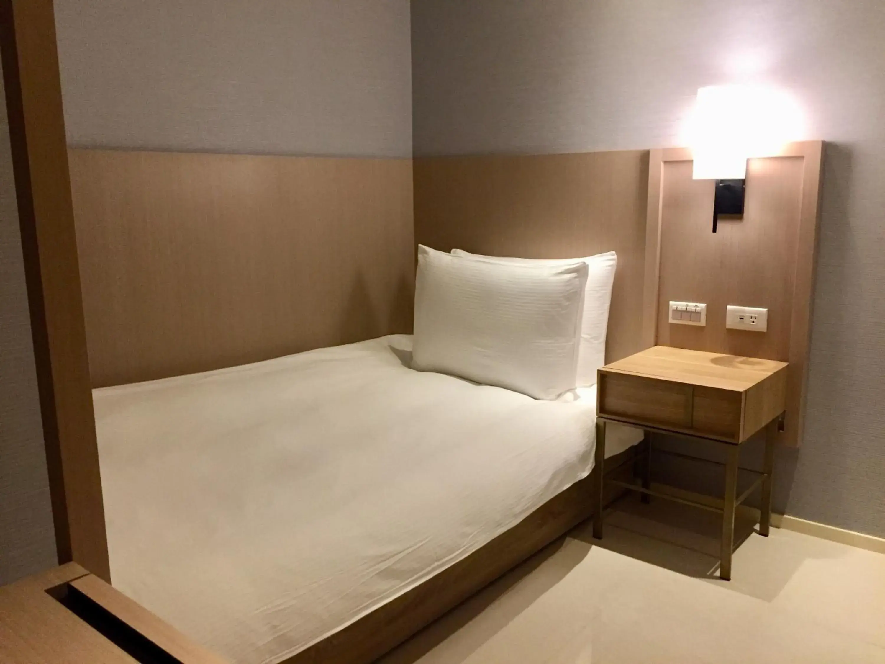 Bedroom, Bed in Jolley Hotel Bedroom, Bed in Jolley Hotel