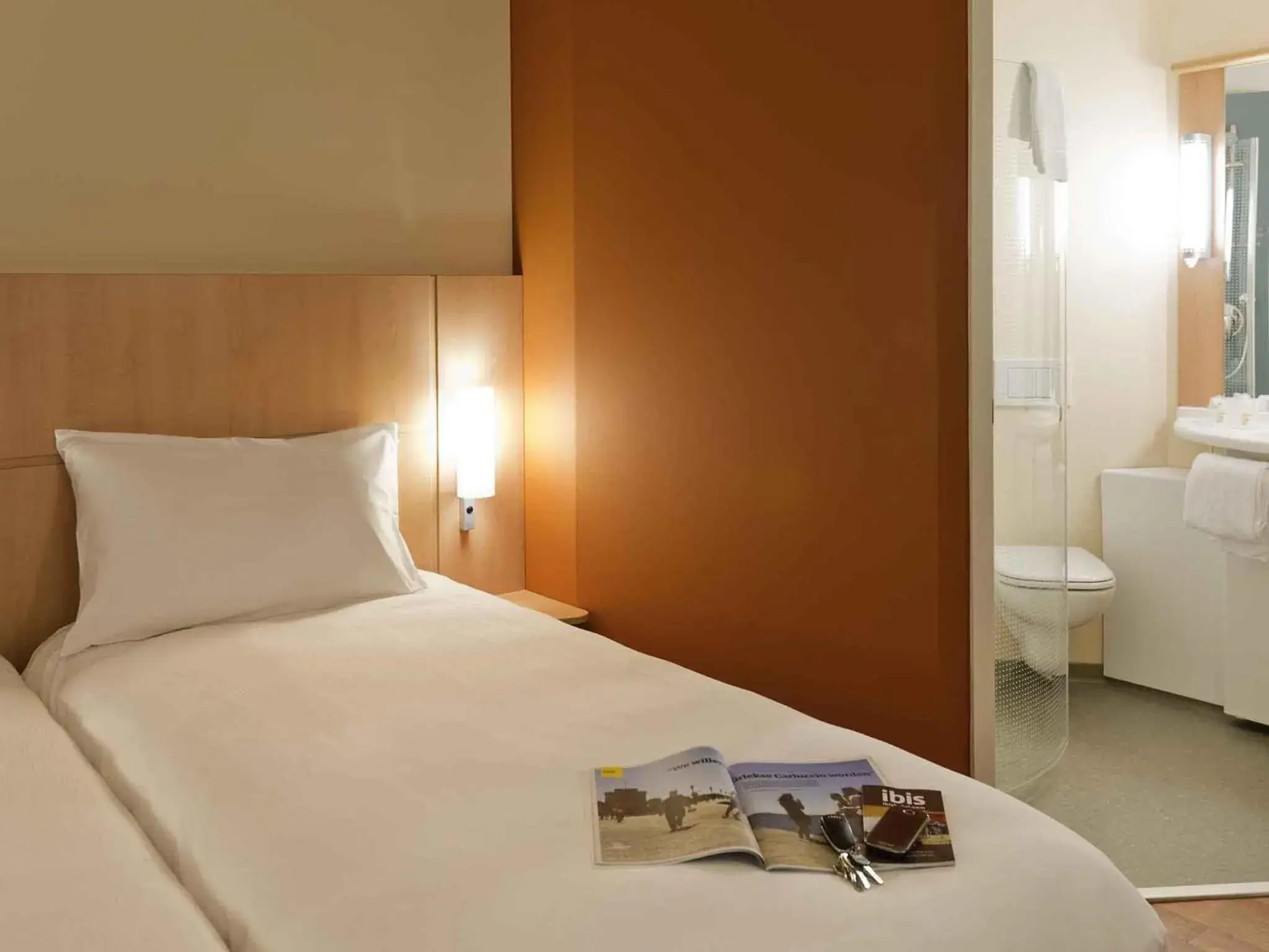 Bedroom, Bed in ibis Heverlee Leuven Bedroom, Bed in ibis Heverlee Leuven