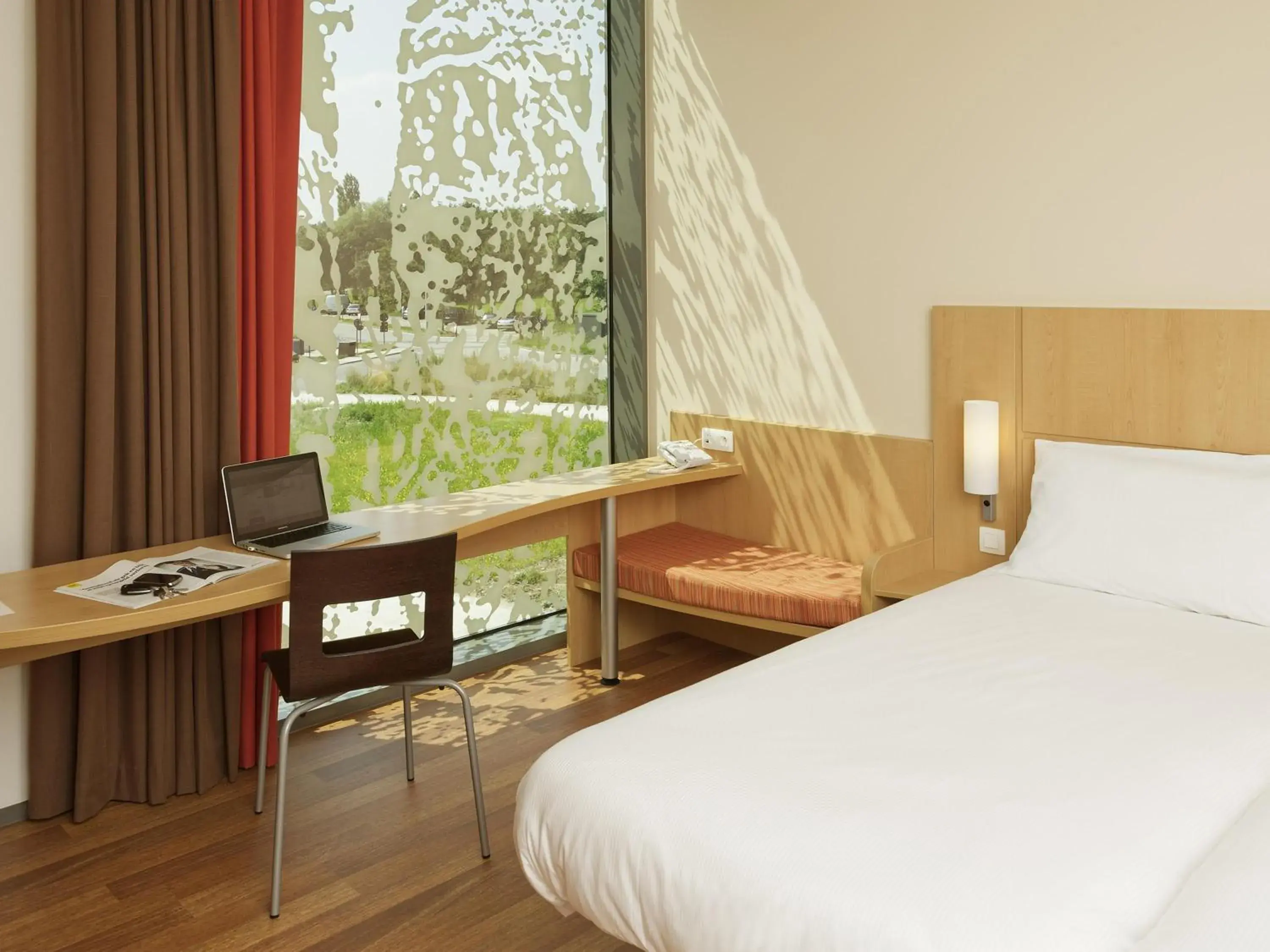 Bedroom, Bed in ibis Heverlee Leuven Bedroom, Bed in ibis Heverlee Leuven