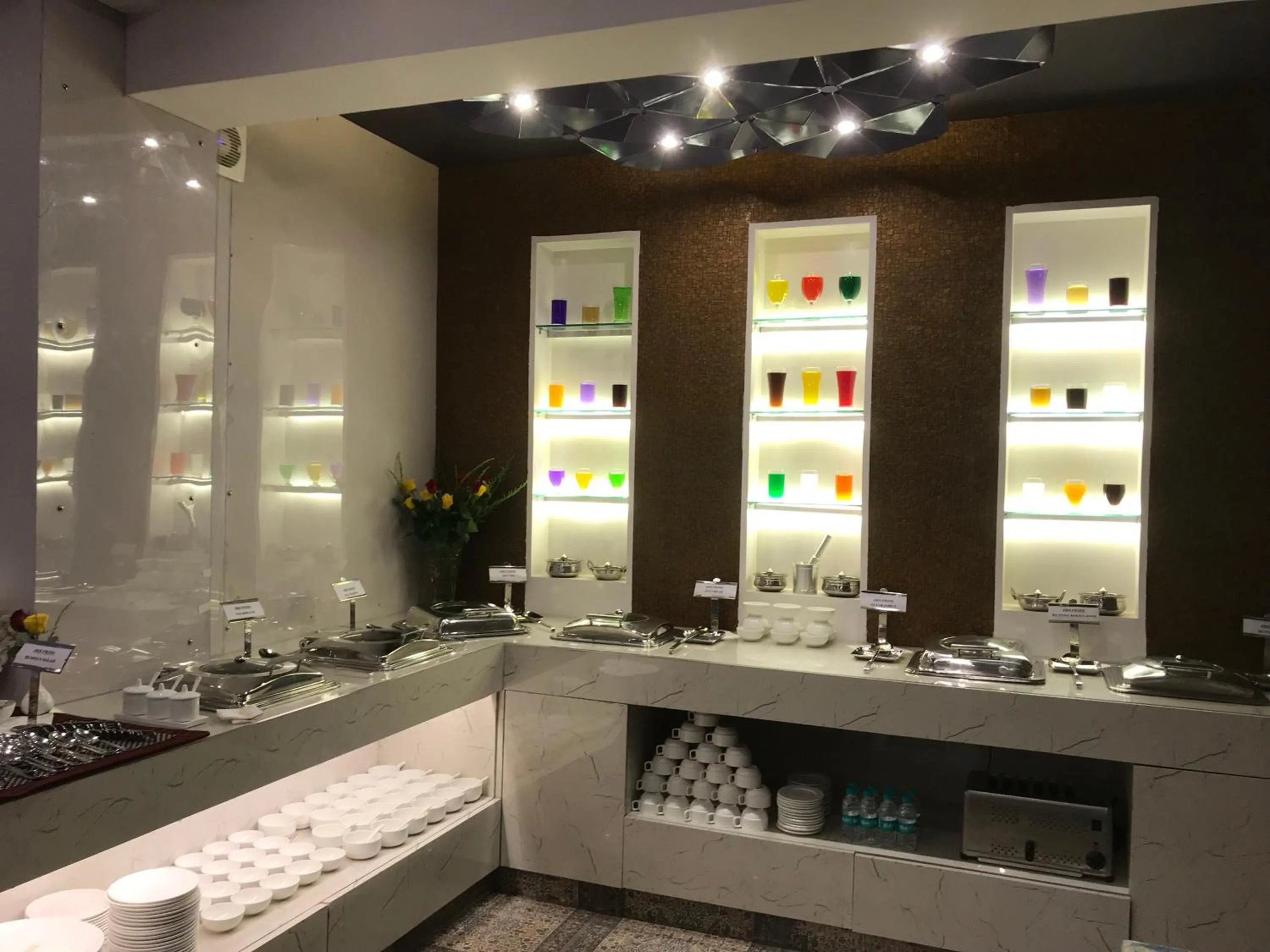 Restaurant/places to eat in JRD Pride-Business Hotel