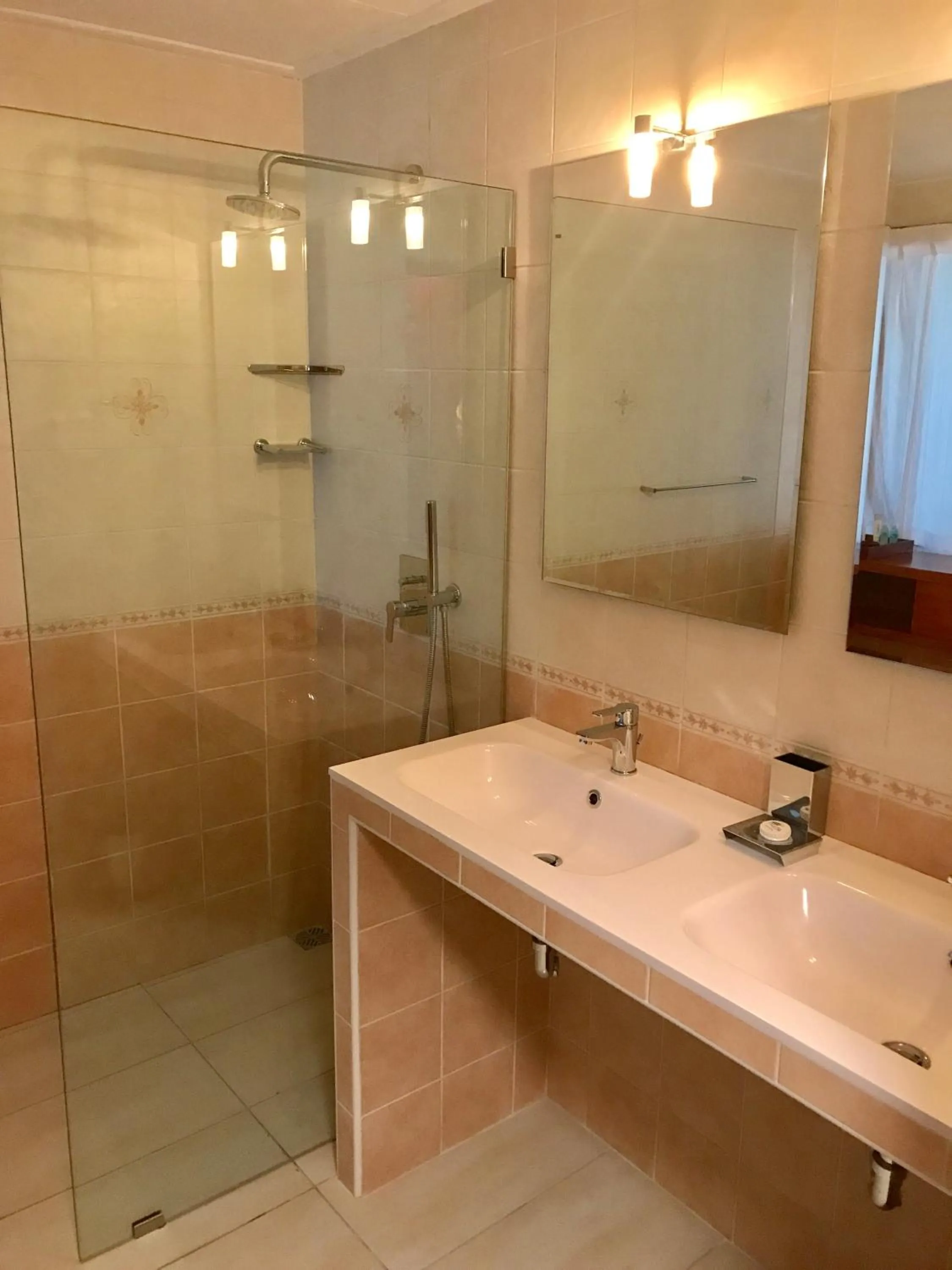 Toilet in La Digue Island Lodge