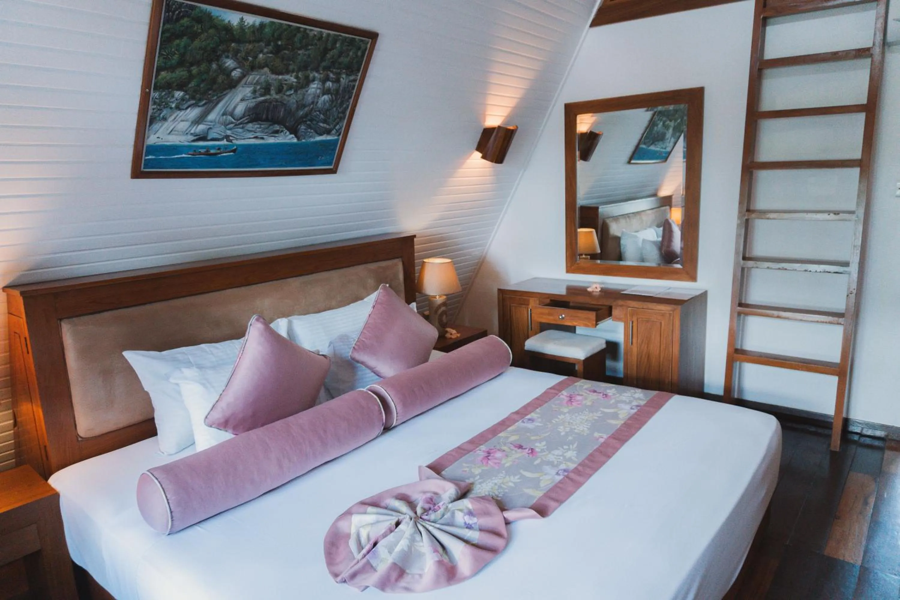 Bedroom, Bed in La Digue Island Lodge