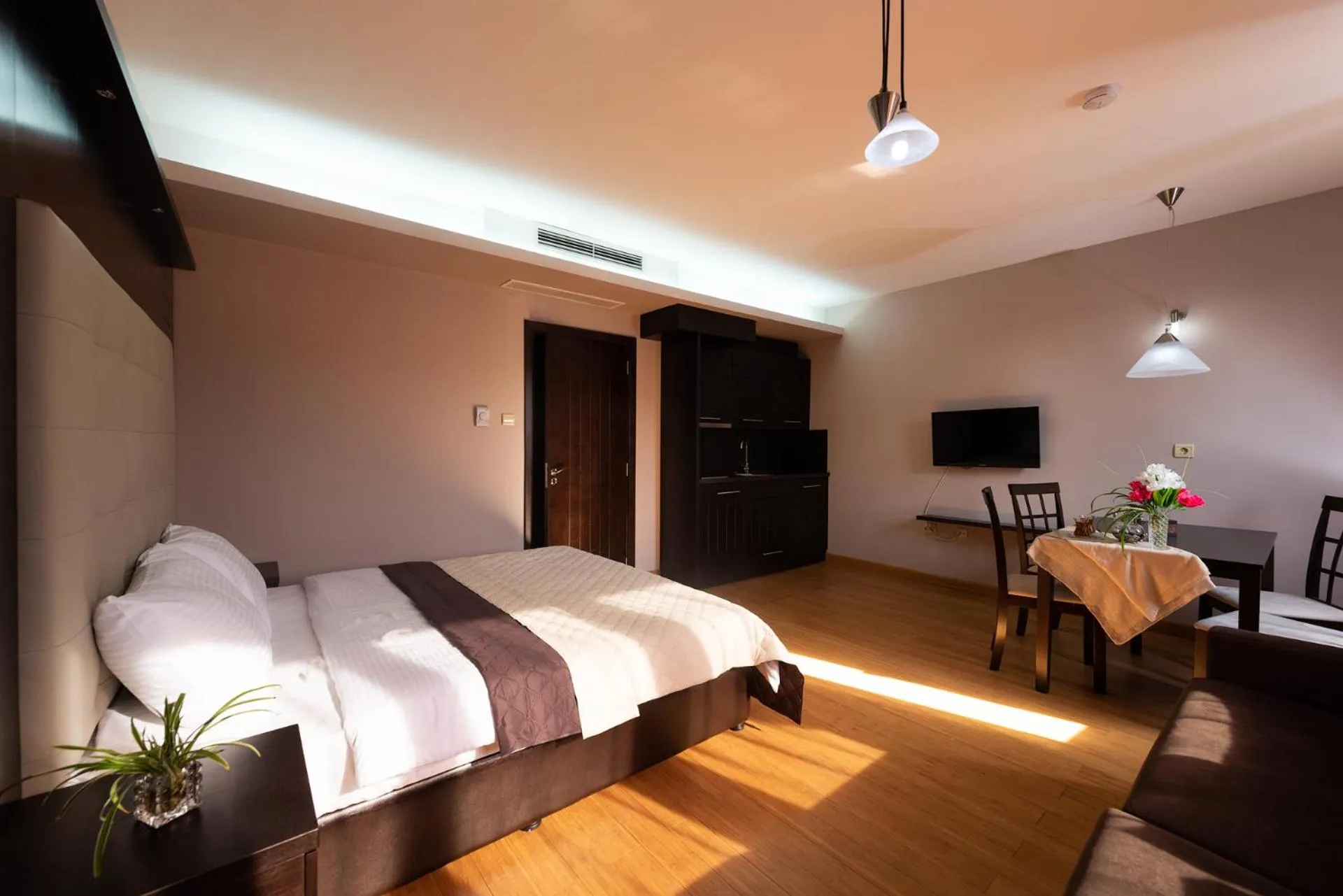 Photo of the whole room, Bed in CityHome Aparthotel