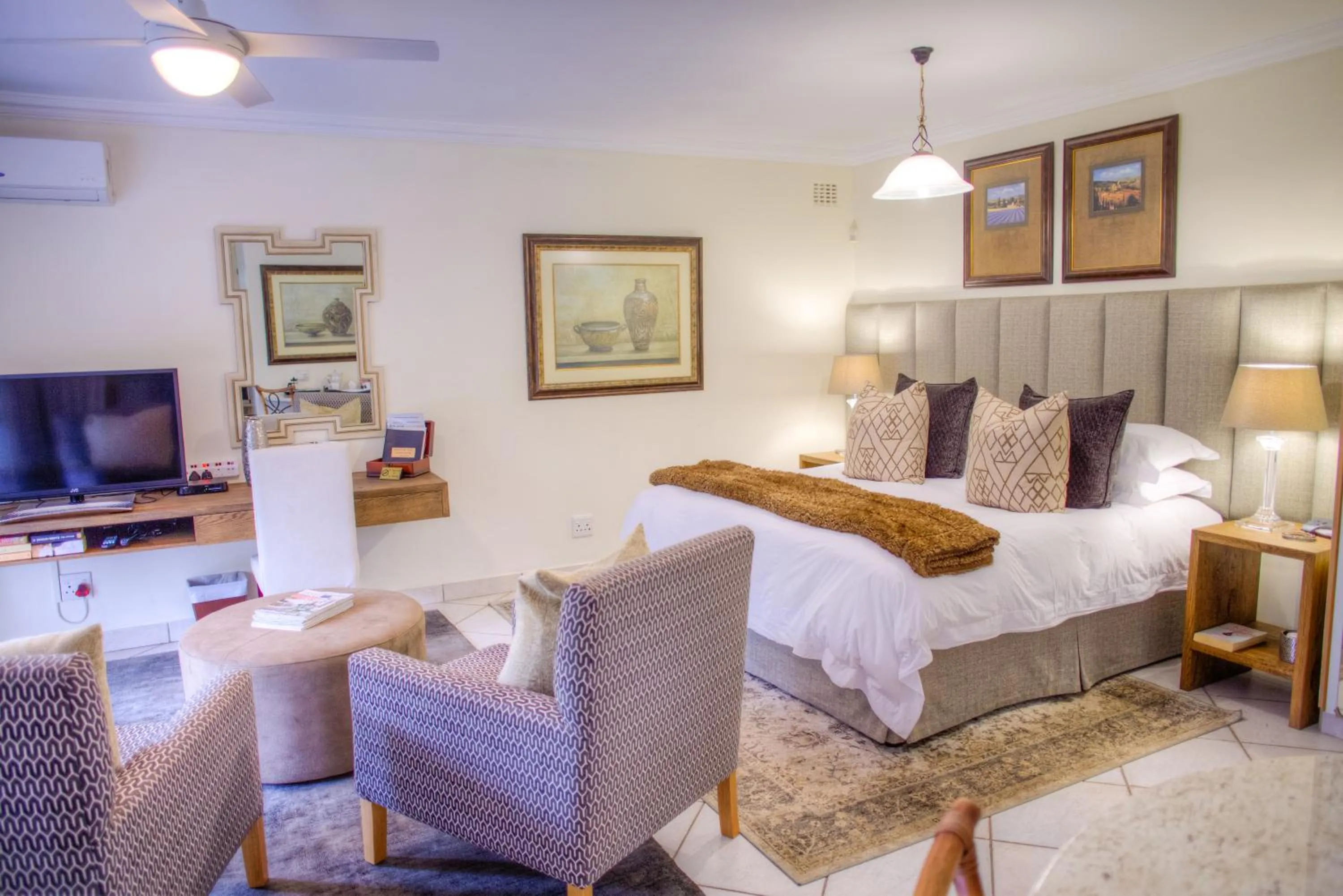 Photo of the whole room, Bed in Anchor's Rest Guesthouse and Self Catering