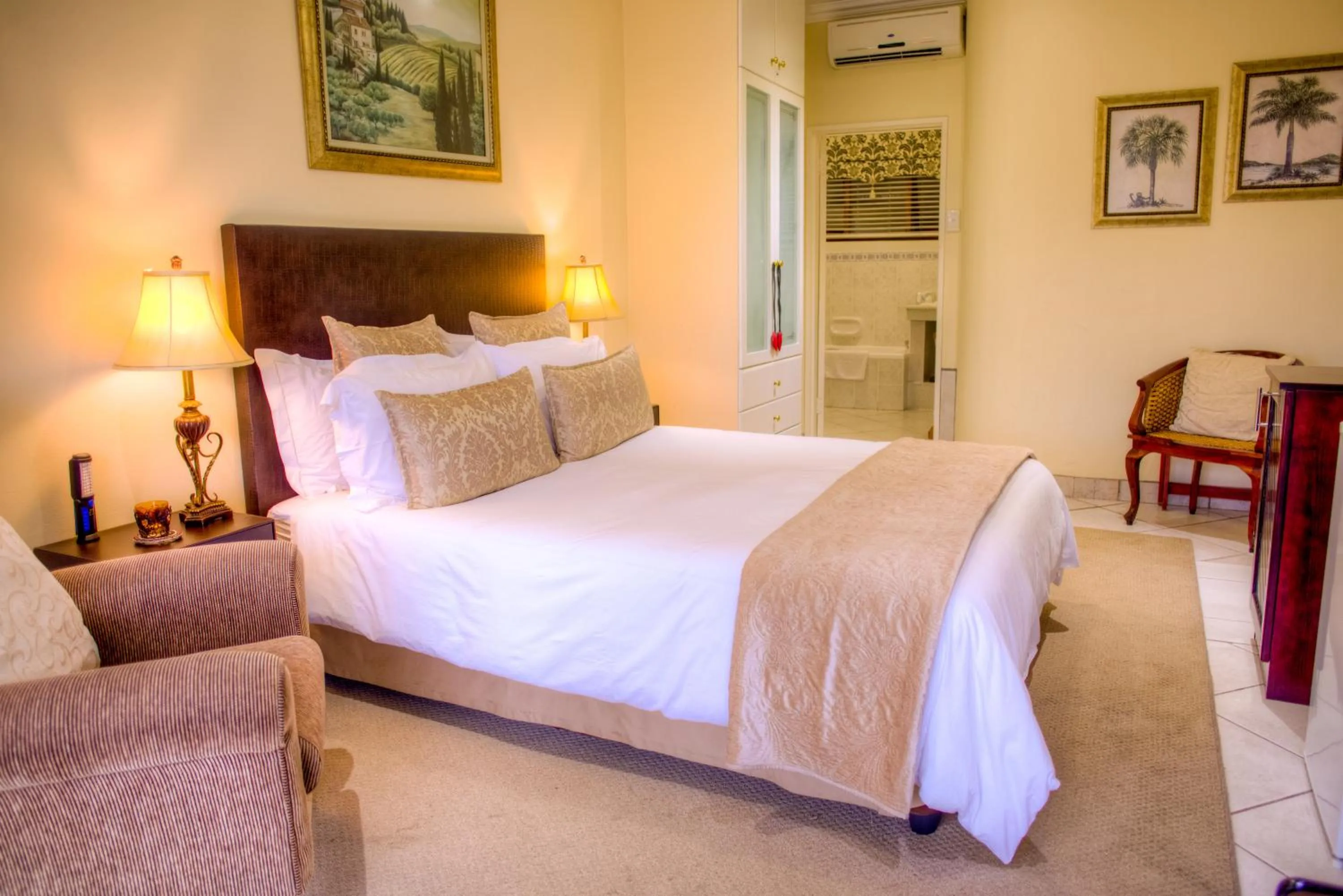 Photo of the whole room, Bed in Anchor's Rest Guesthouse and Self Catering