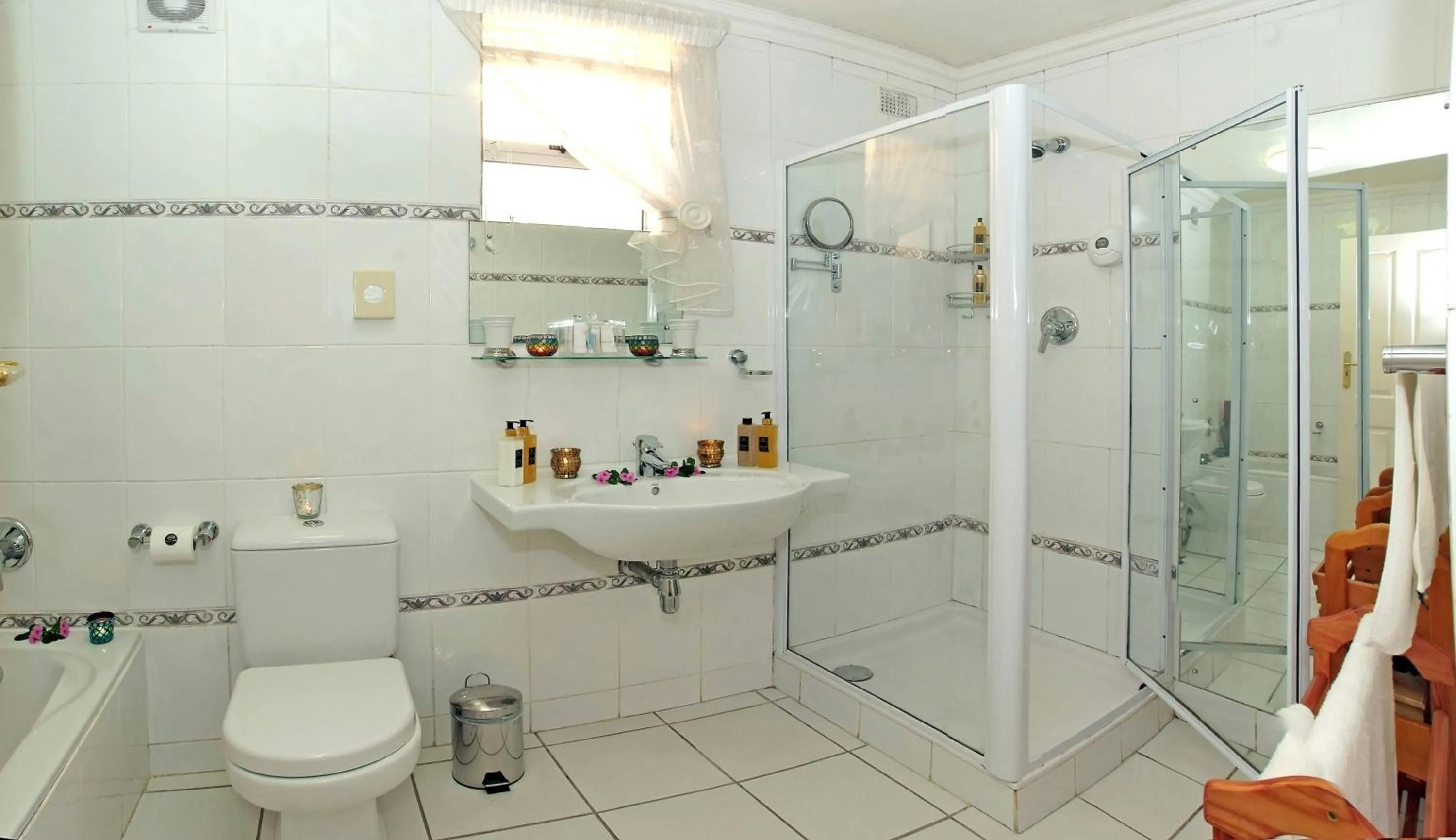 Bathroom in Anchor's Rest Guesthouse and Self Catering