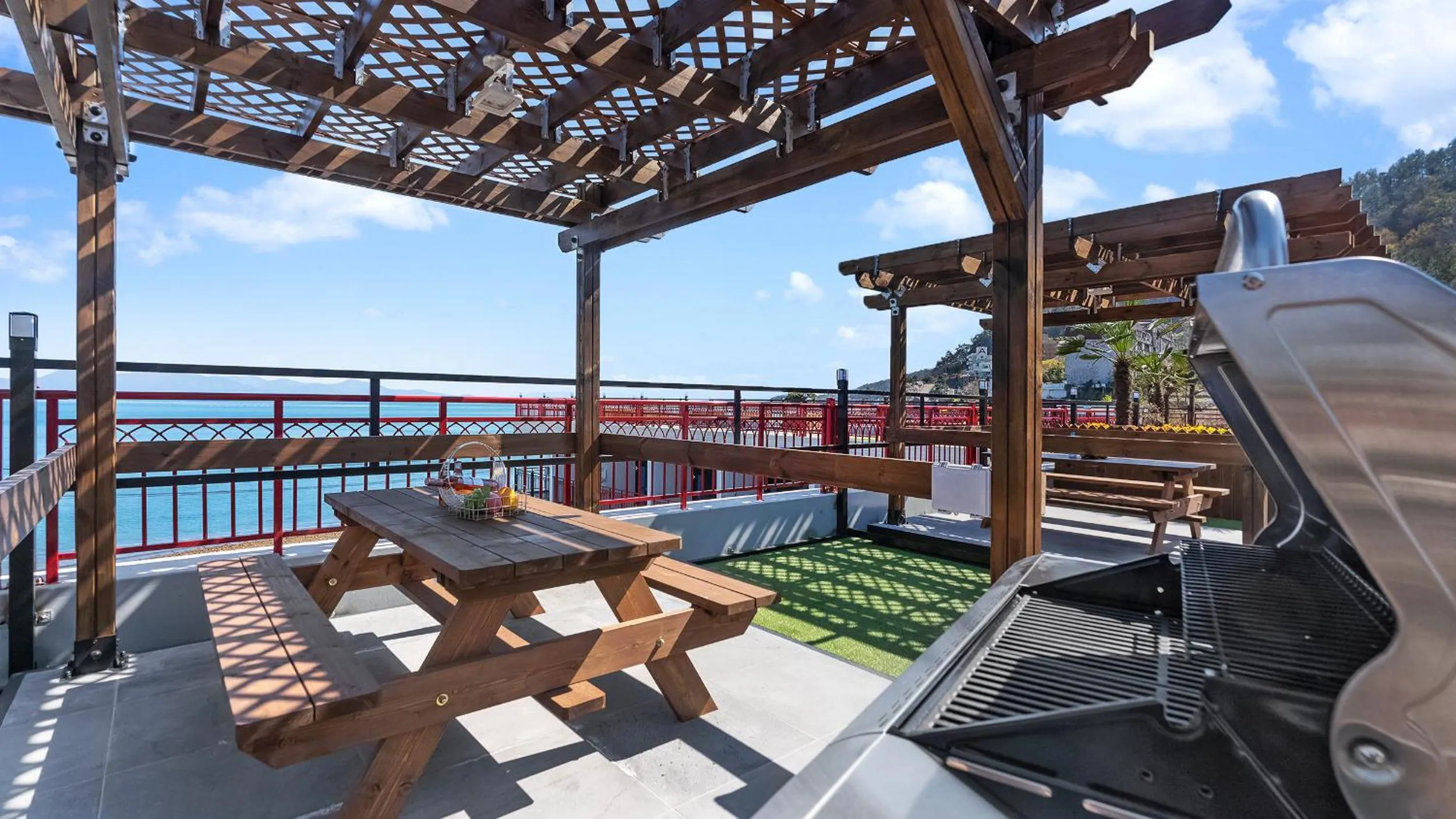 BBQ facilities in Gold Beach Resort