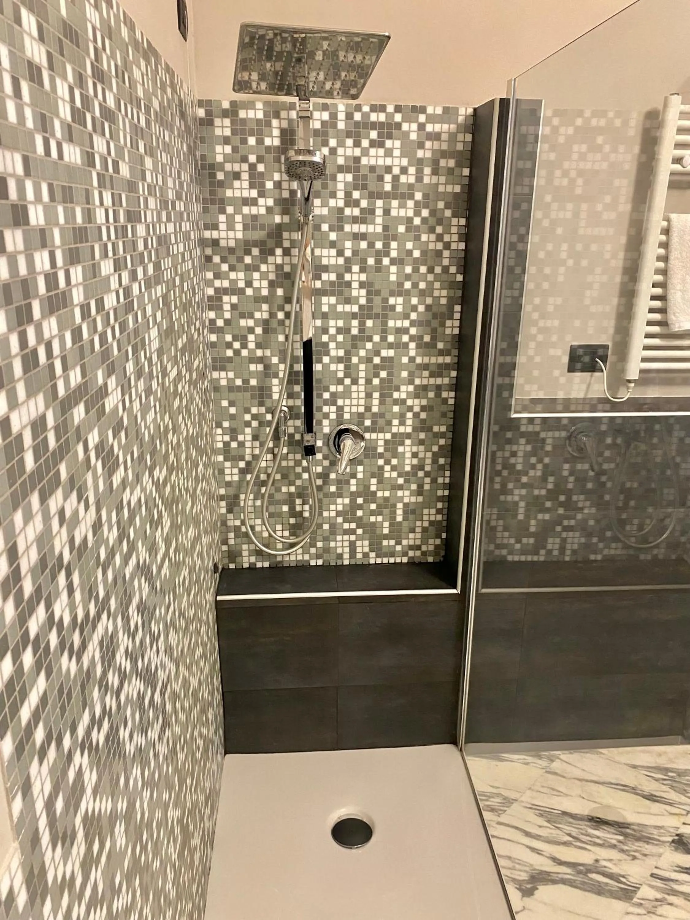 Shower in Hotel De Ville