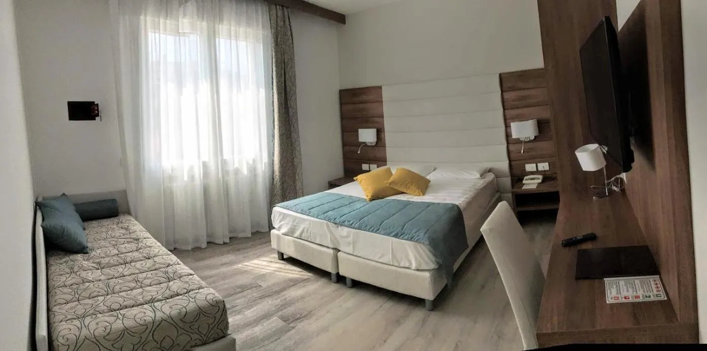 Restaurant/places to eat, Bed in Hotel Belvedere