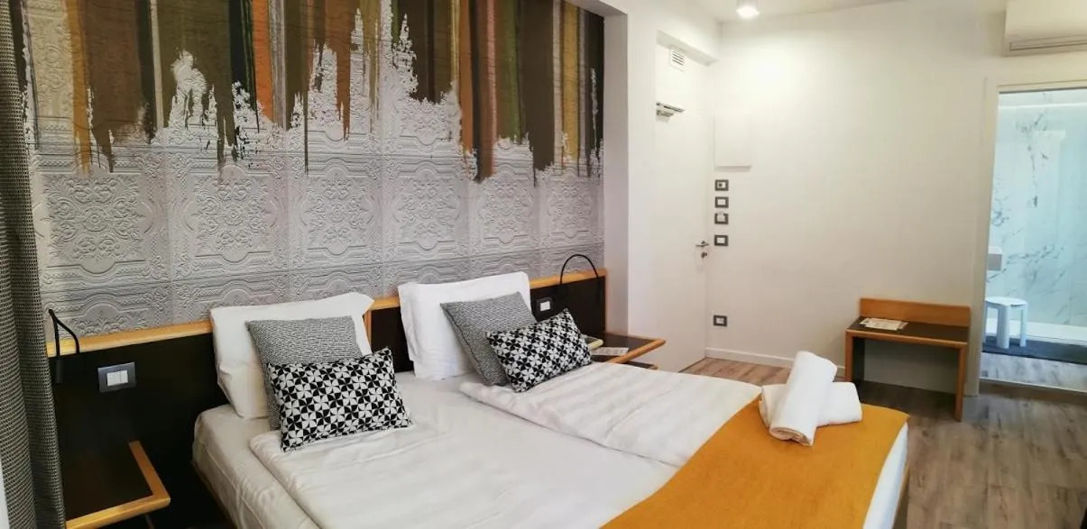 Restaurant/places to eat, Bed in Hotel Belvedere