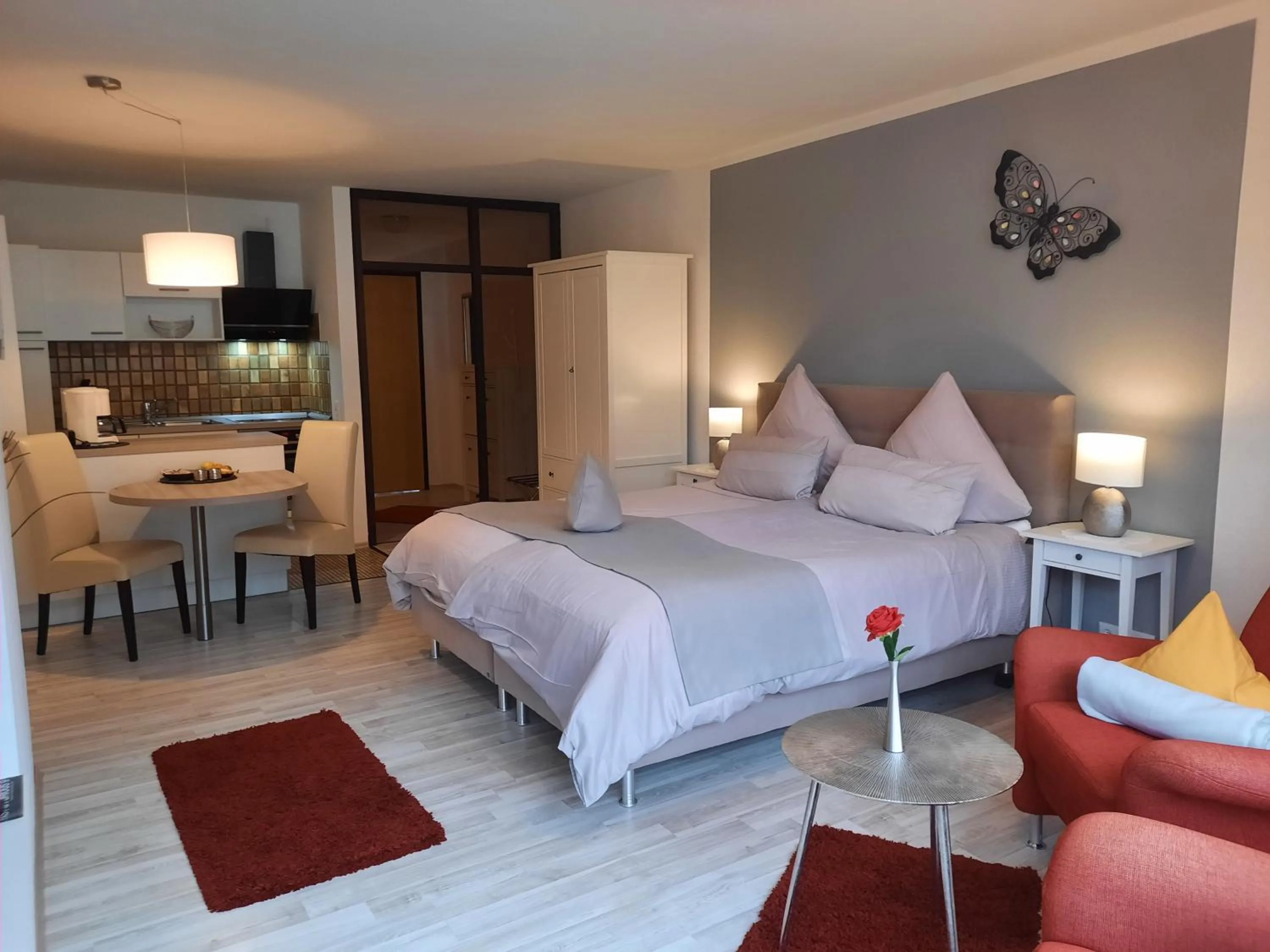 Kitchen or kitchenette, Bed in Haus Roseneck mit gratis Zugang zur Jod-Sole-Therme