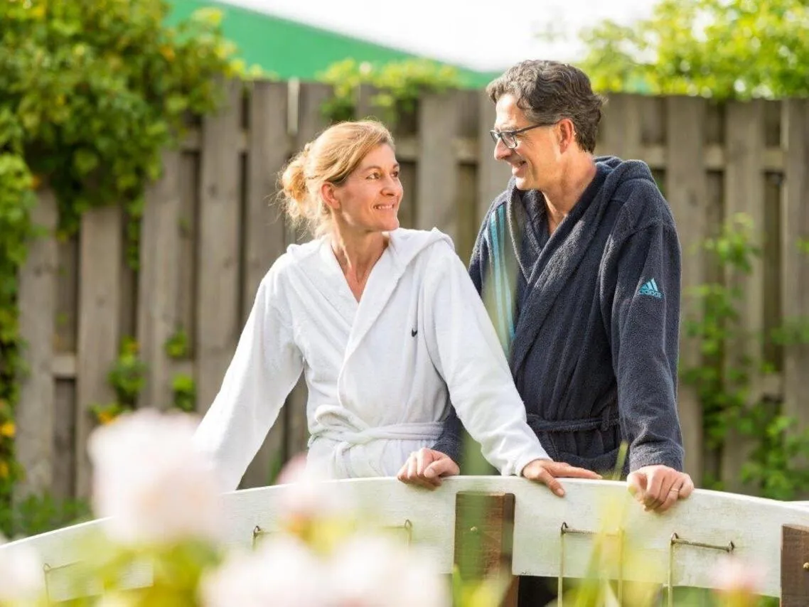 Hot Spring Bath in Haus Roseneck mit gratis Zugang zur Jod-Sole-Therme