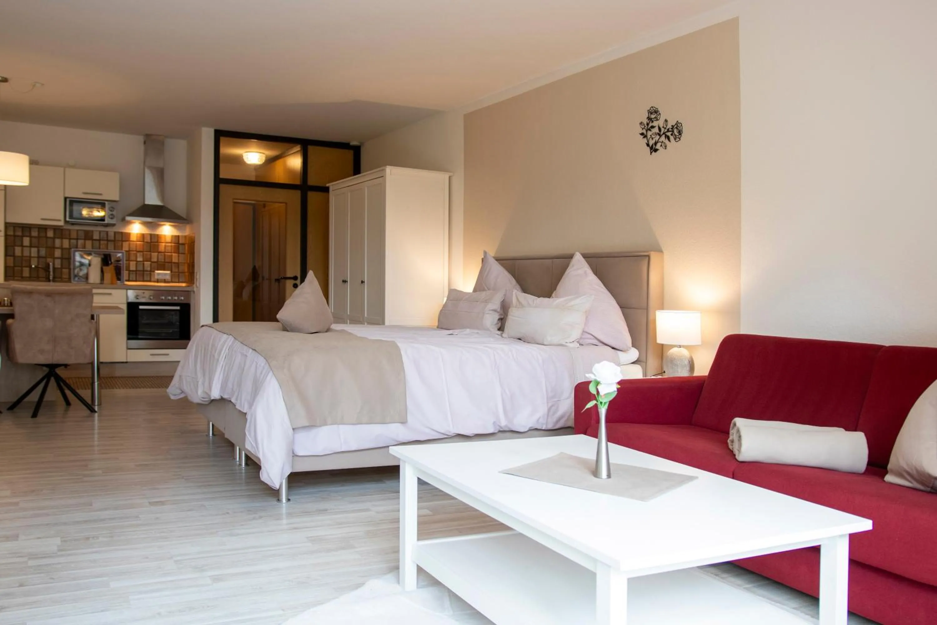 Kitchen or kitchenette, Bed in Haus Roseneck mit gratis Zugang zur Jod-Sole-Therme