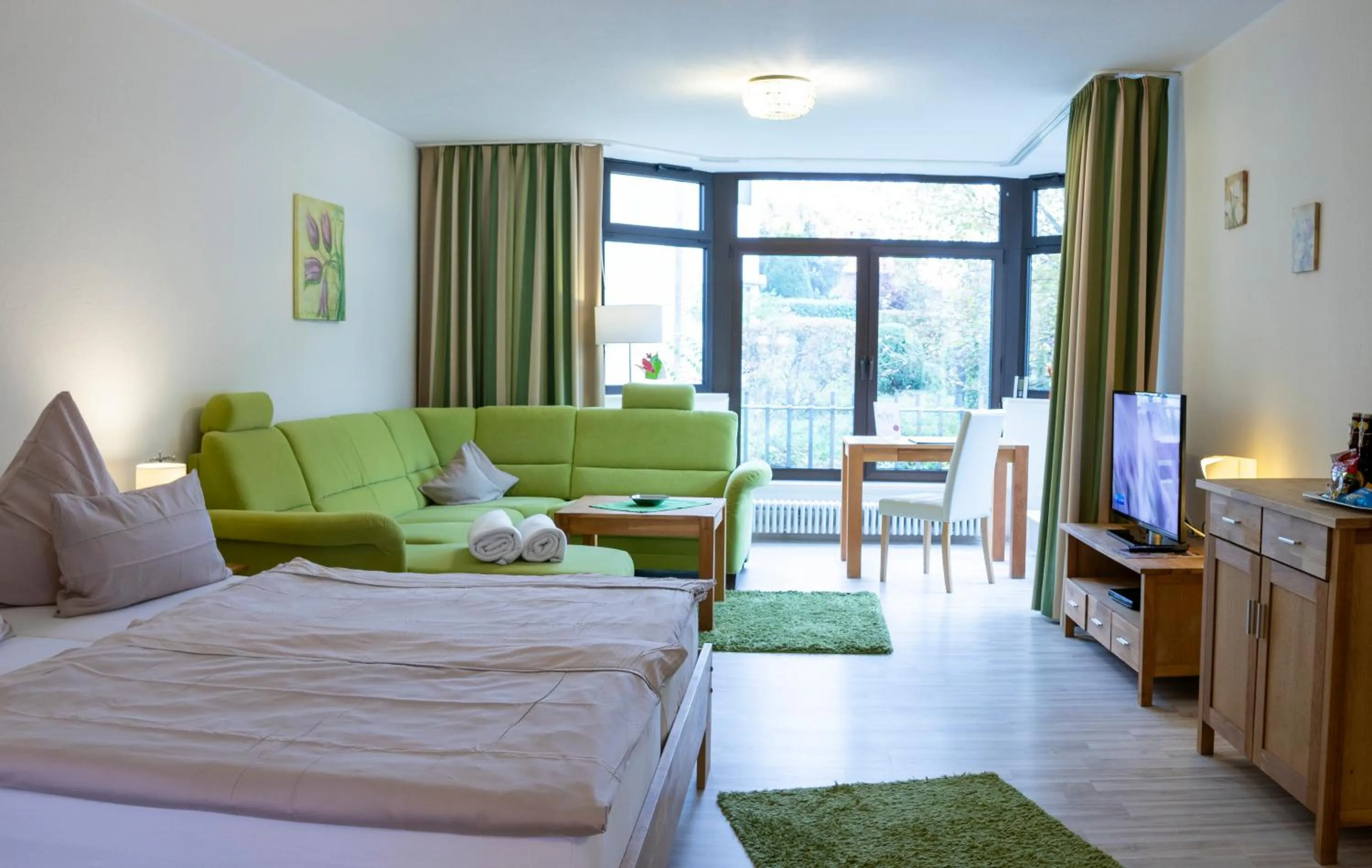 Photo of the whole room, Bed in Haus Roseneck mit gratis Zugang zur Jod-Sole-Therme