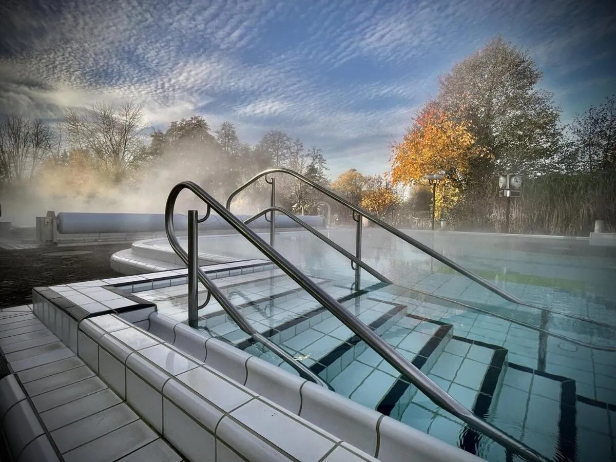 Hot Spring Bath in Haus Roseneck mit gratis Zugang zur Jod-Sole-Therme