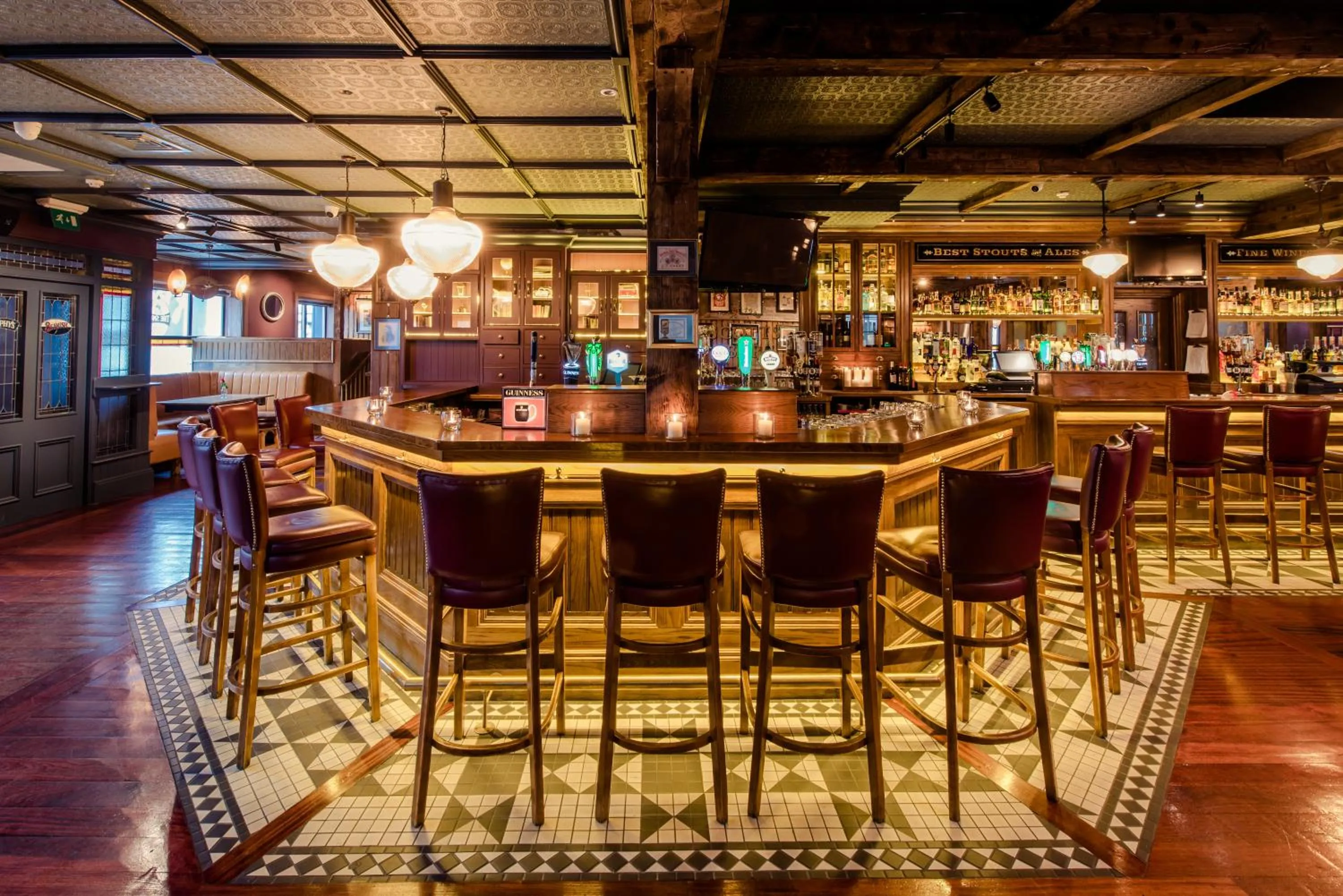 Lounge or bar in Scott's Hotel