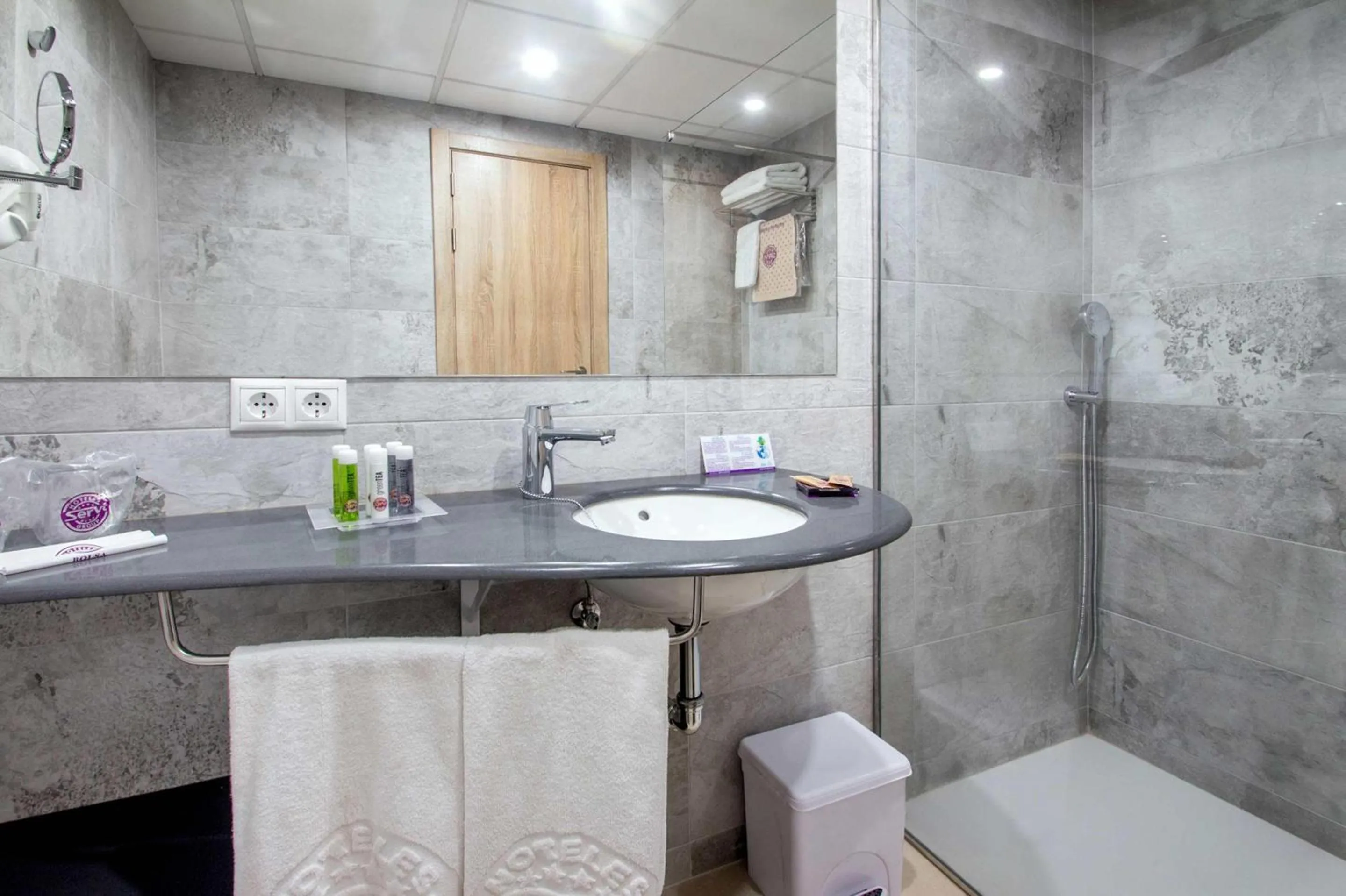 Bathroom in Hotel Servigroup Koral Beach 4 Sup