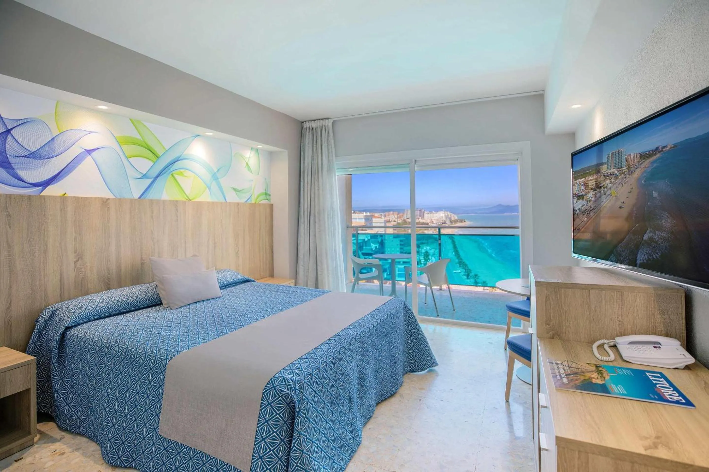 Photo of the whole room, Bed in Hotel Servigroup Koral Beach 4 Sup