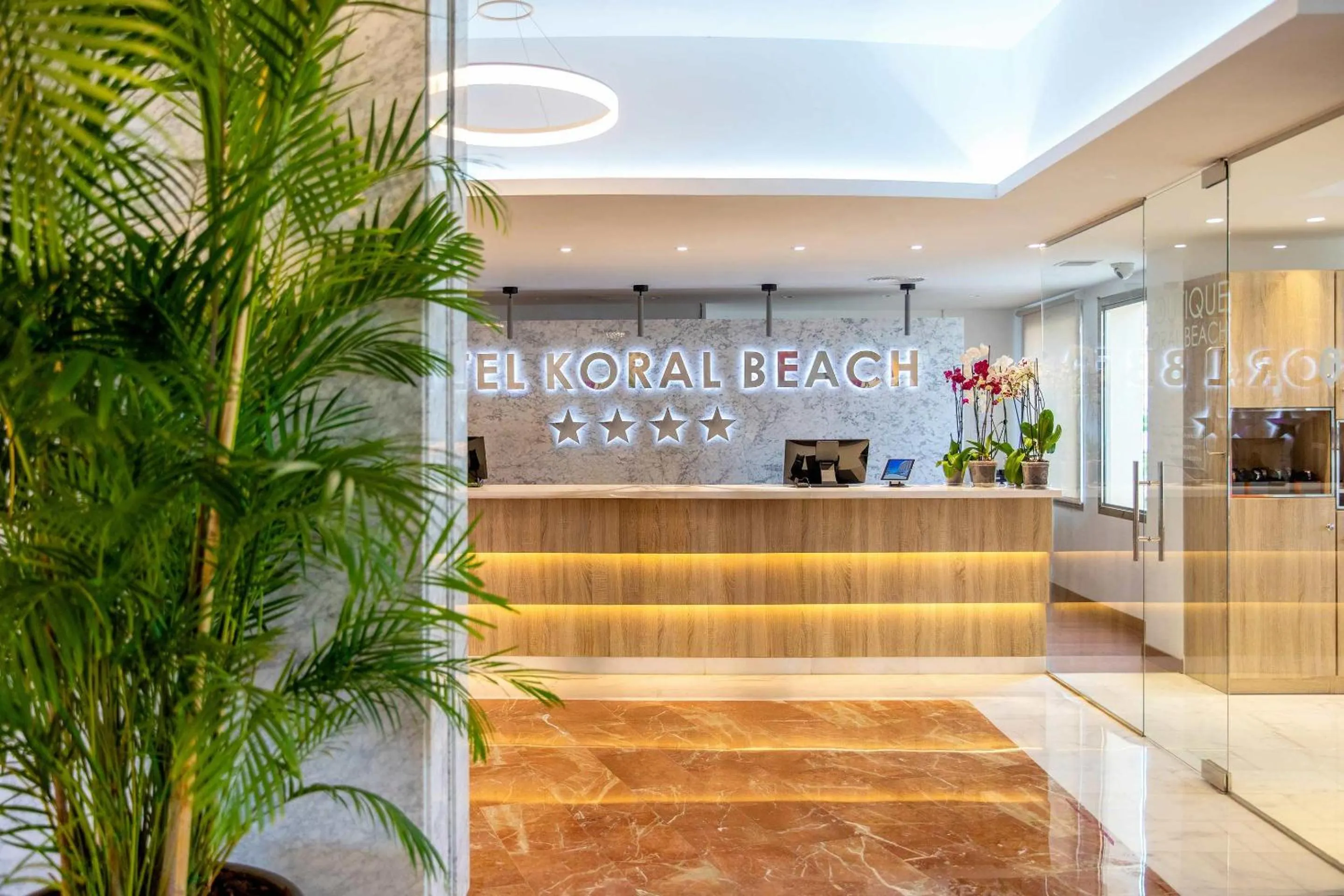 Lobby or reception in Hotel Servigroup Koral Beach 4 Sup