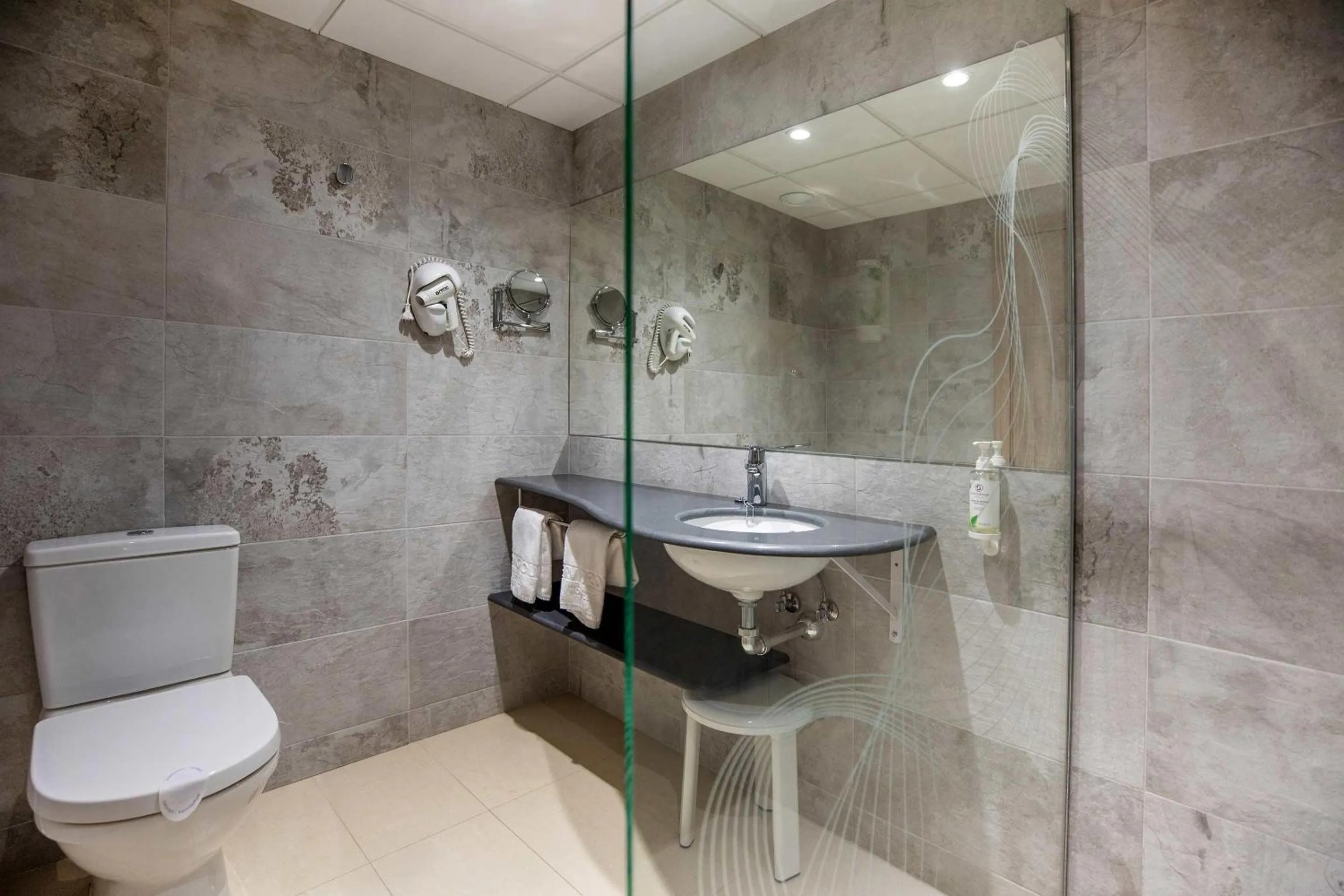 Bathroom in Hotel Servigroup Koral Beach 4 Sup