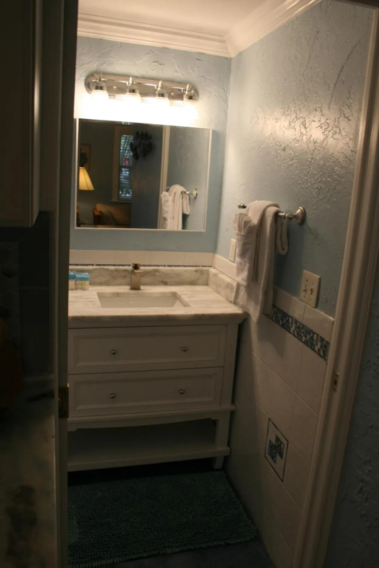 Bathroom in Pirates Pointe Resort