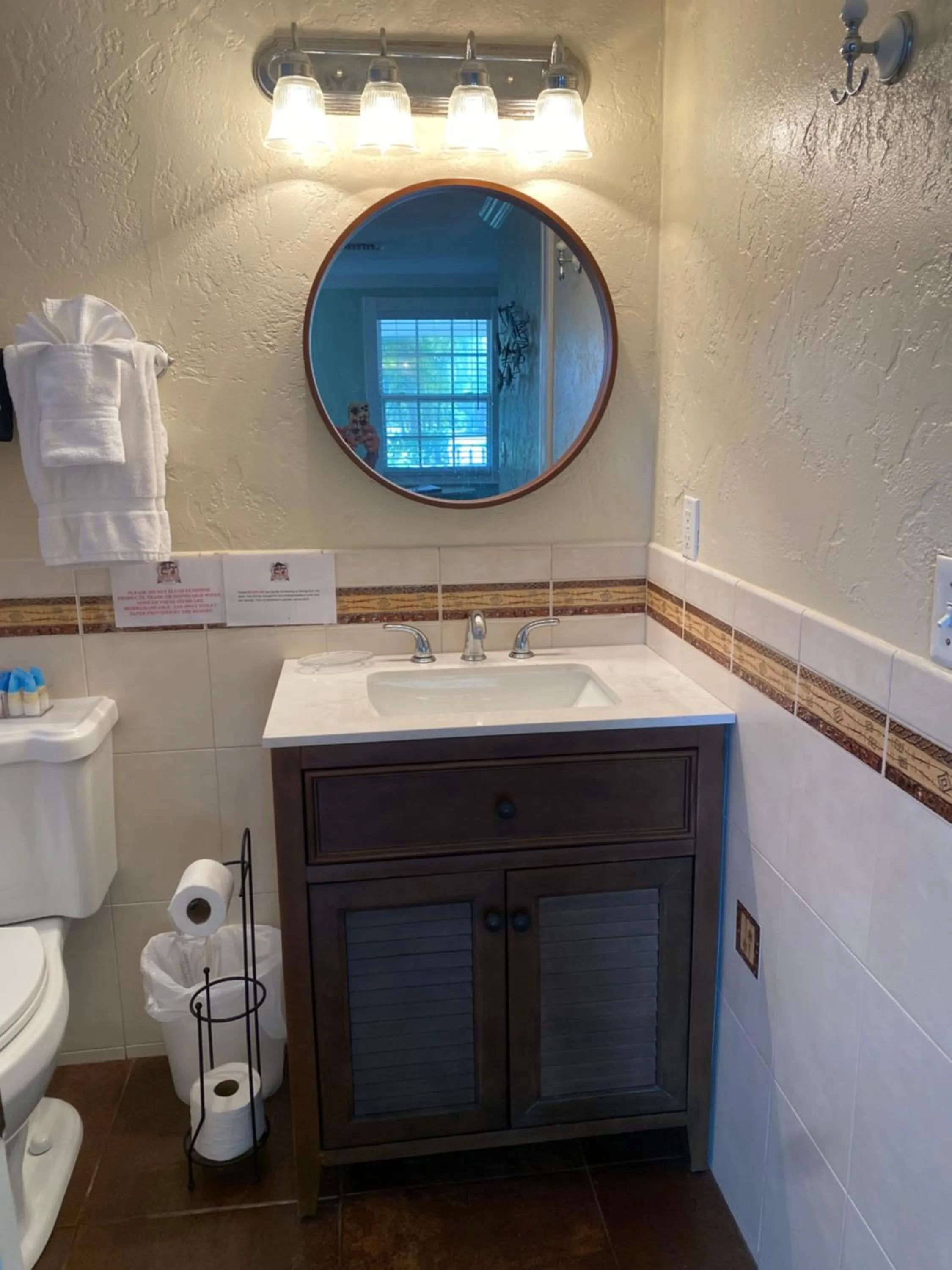 Bathroom in Pirates Pointe Resort