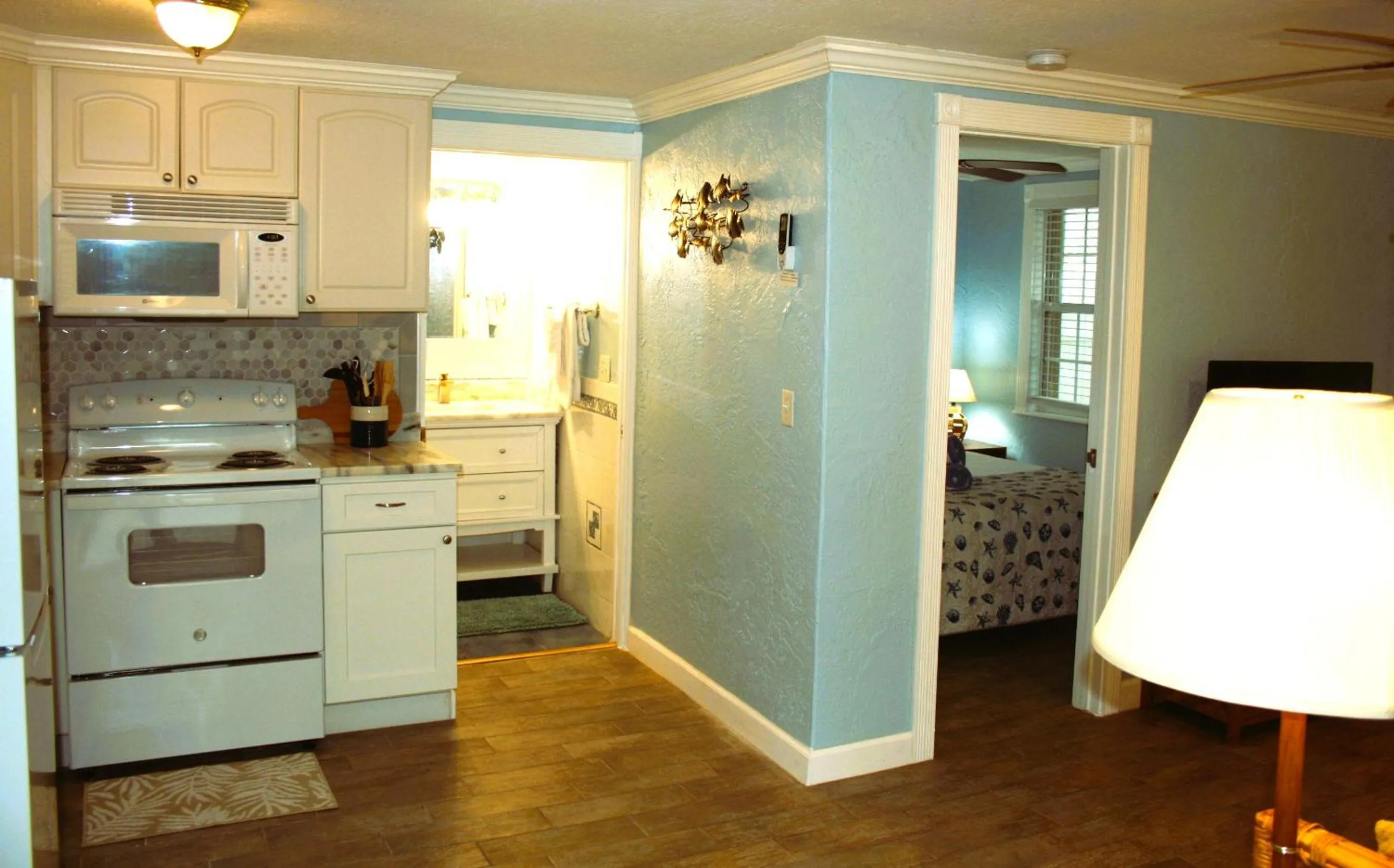 Kitchen or kitchenette in Pirates Pointe Resort