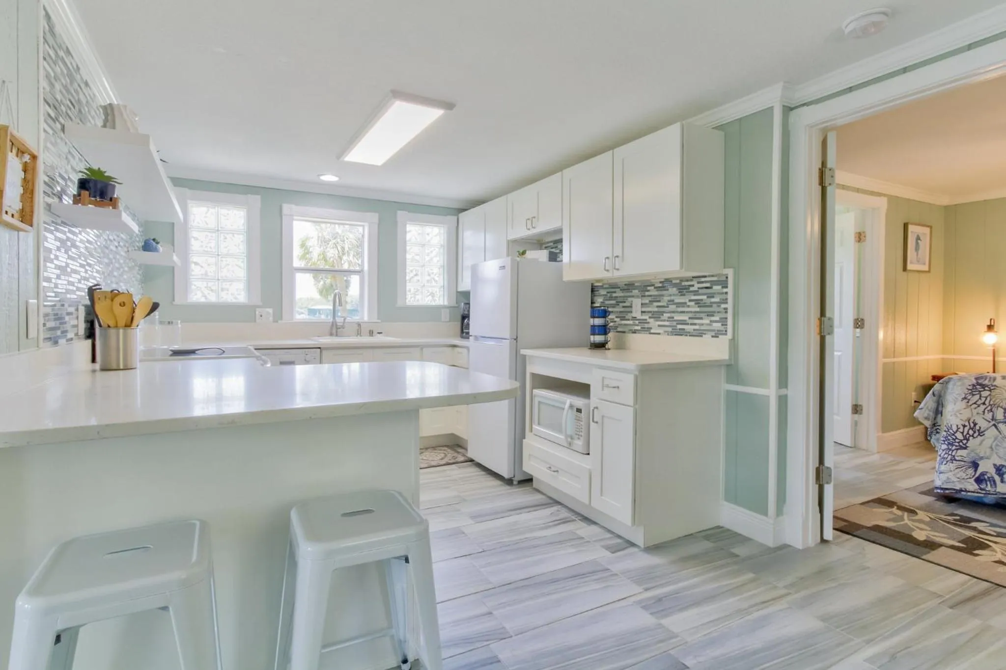 Kitchen or kitchenette in Pirates Pointe Resort