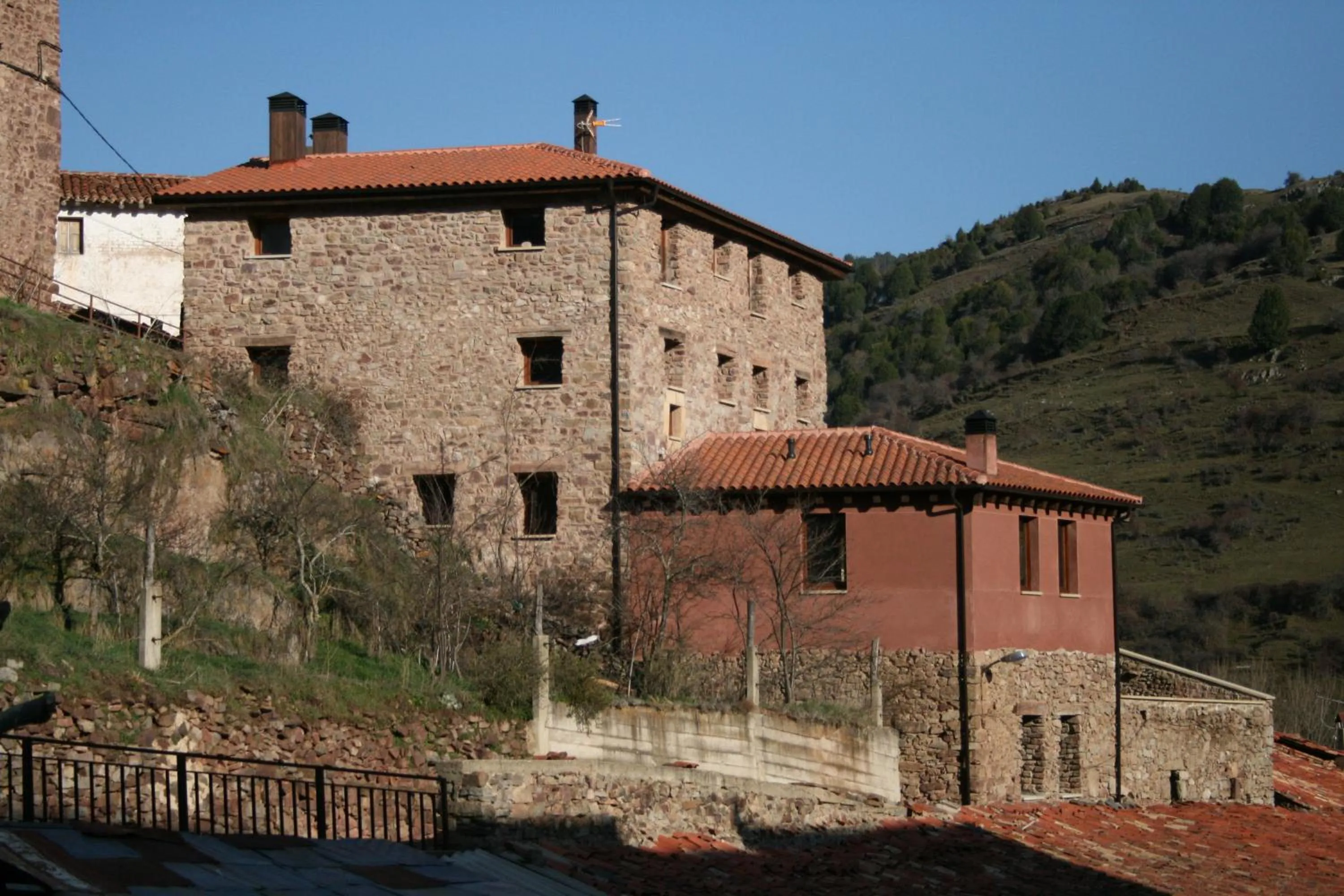 Facade/entrance in Posada Real La Almazuela