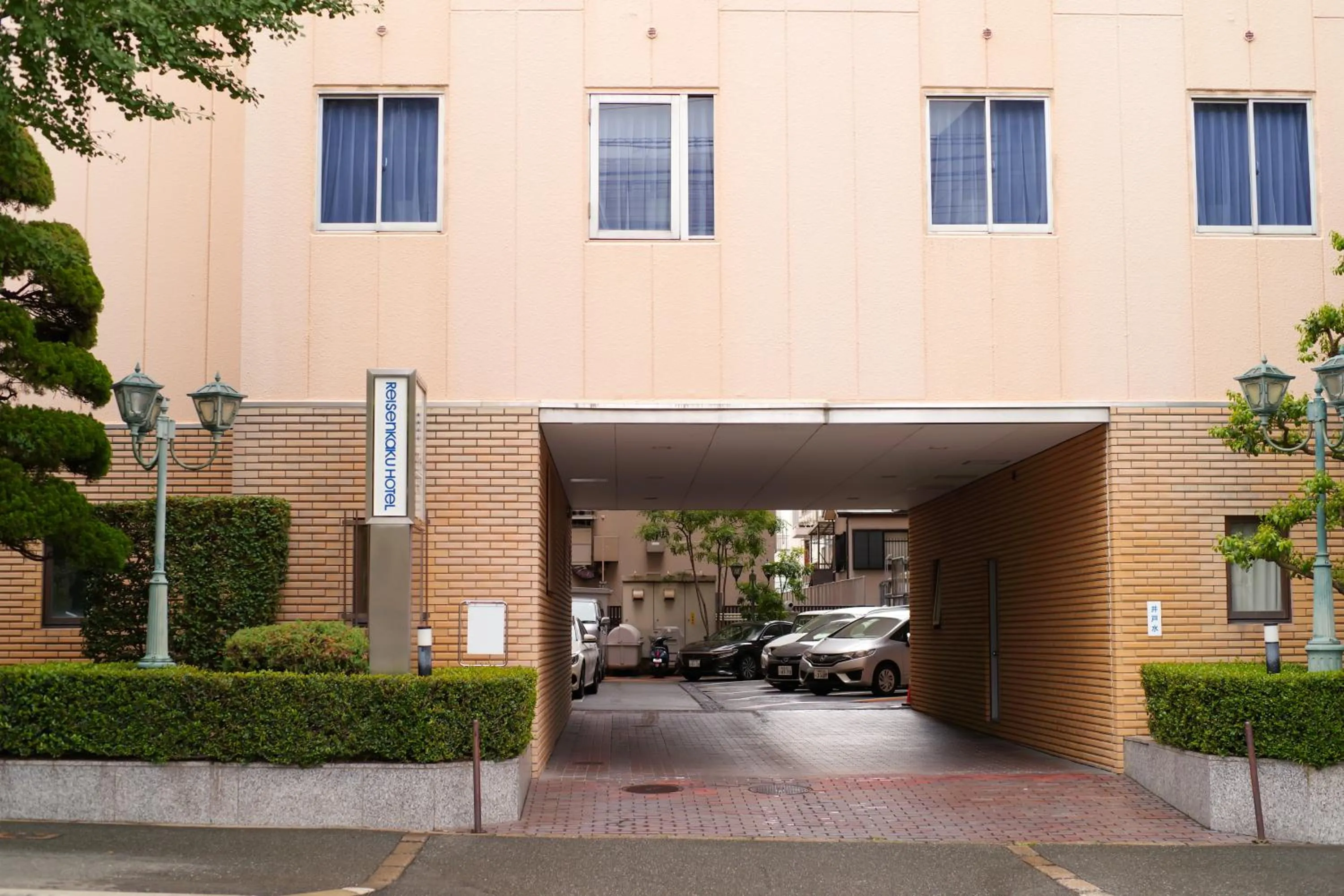 Parking in Reisenkaku Hotel Ekimae