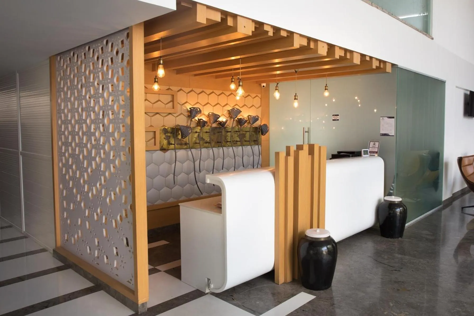 Lobby or reception in Hotel Visakka Palani