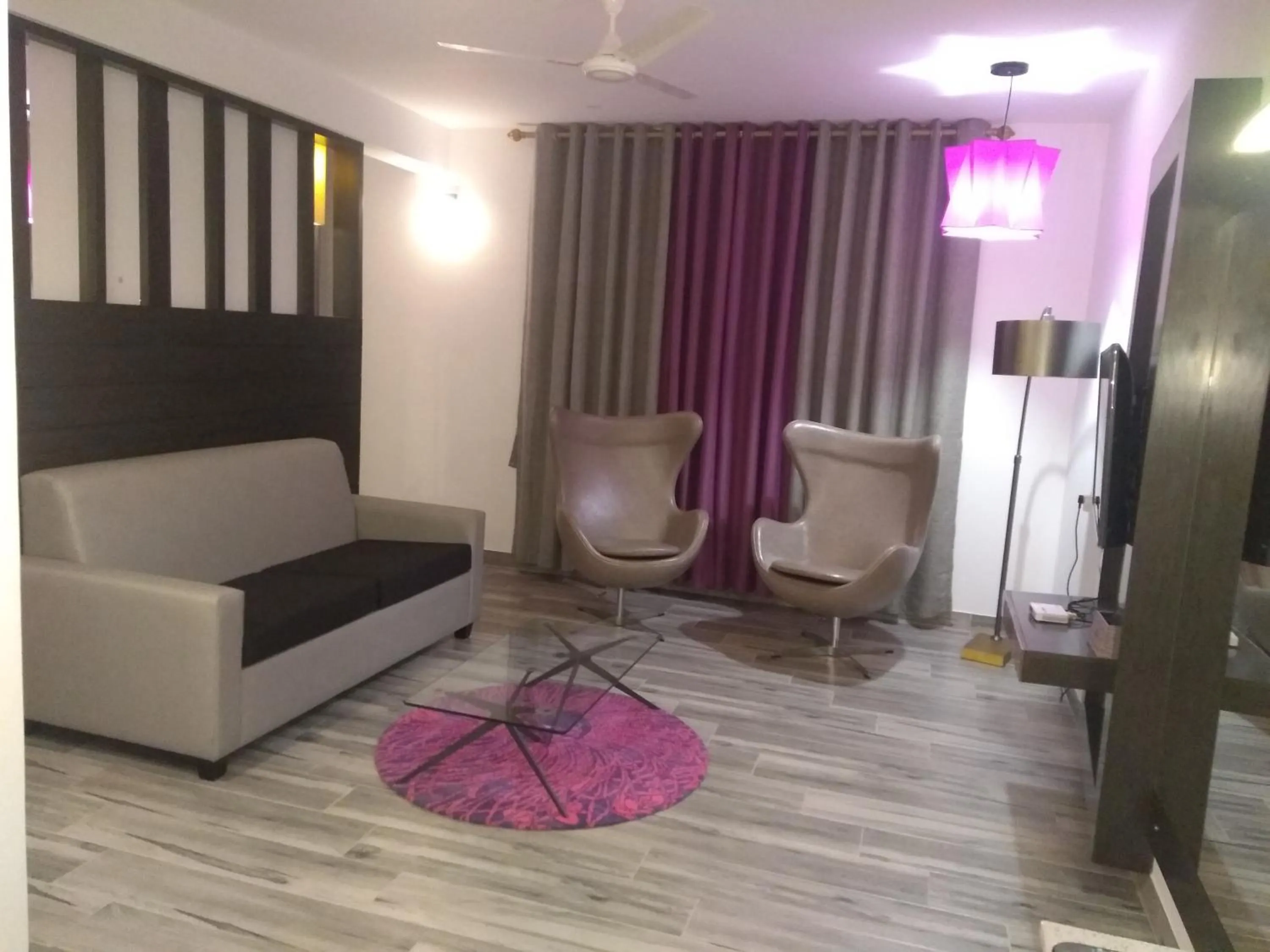 Living room in Hotel Visakka Palani