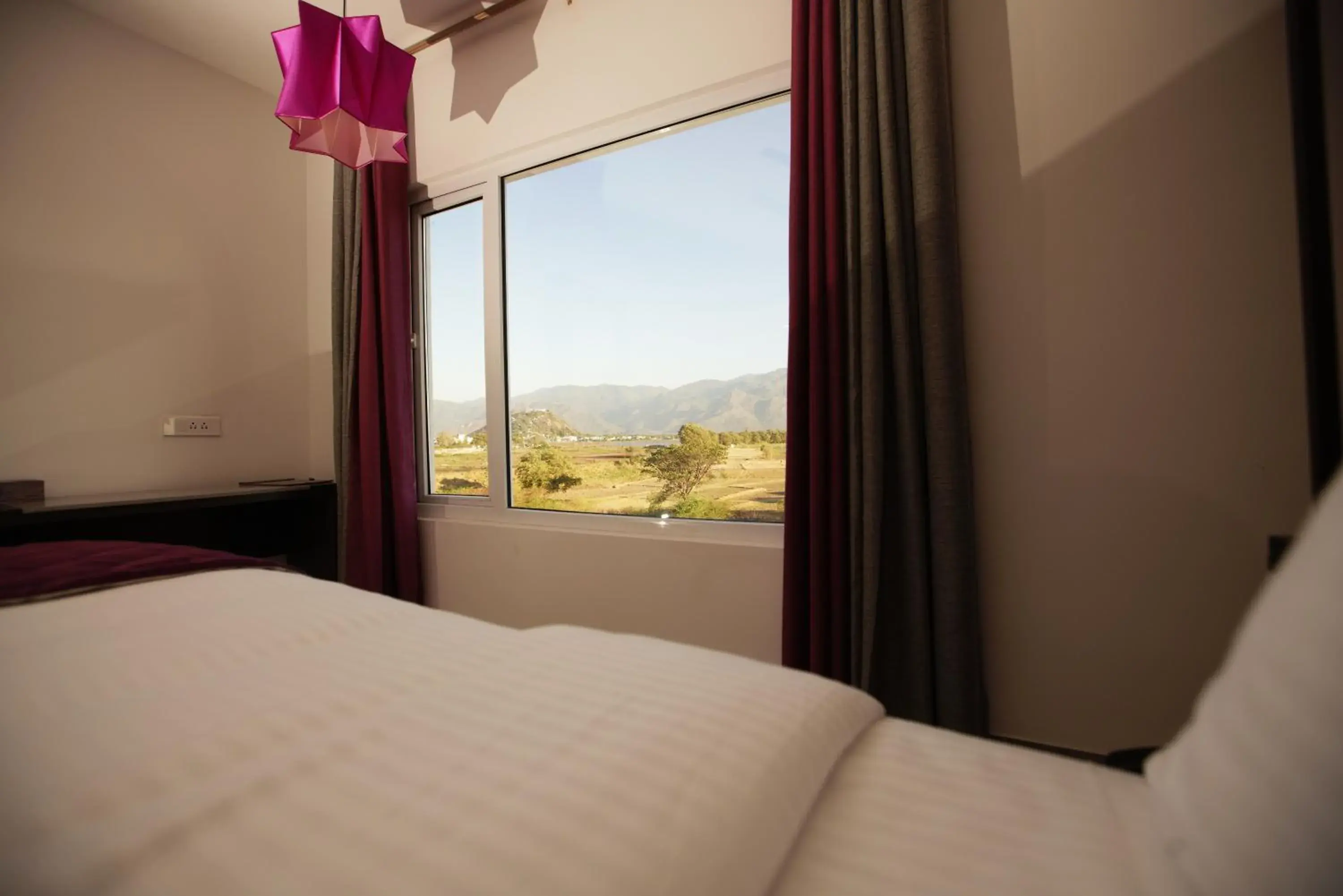 Mountain view, Bed in Hotel Visakka Palani Mountain view, Bed in Hotel Visakka Palani