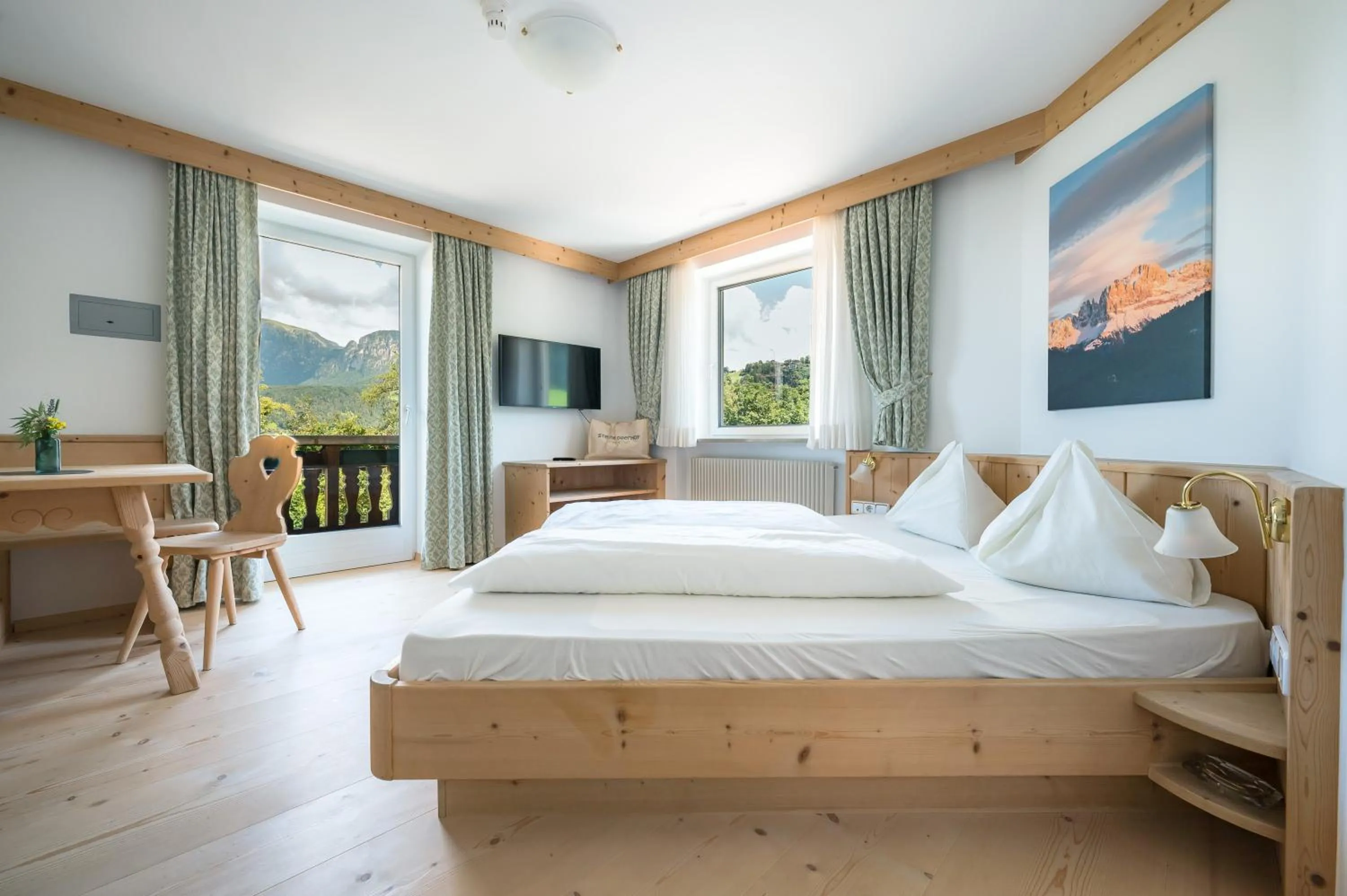 Photo of the whole room, Bed in Bio & BikeHotel Steineggerhof