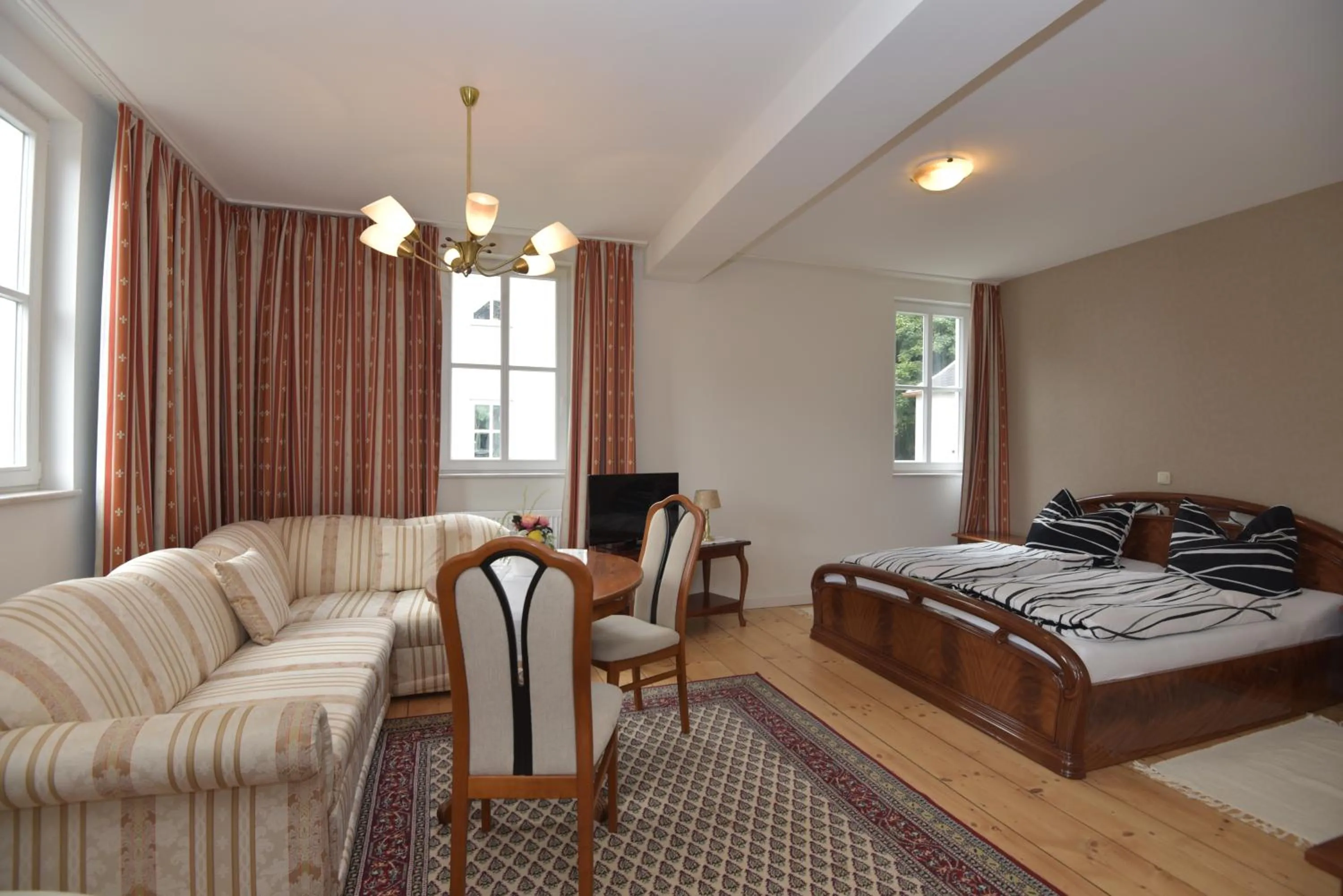 Photo of the whole room, Bed in Parkhotel Ebersdorf