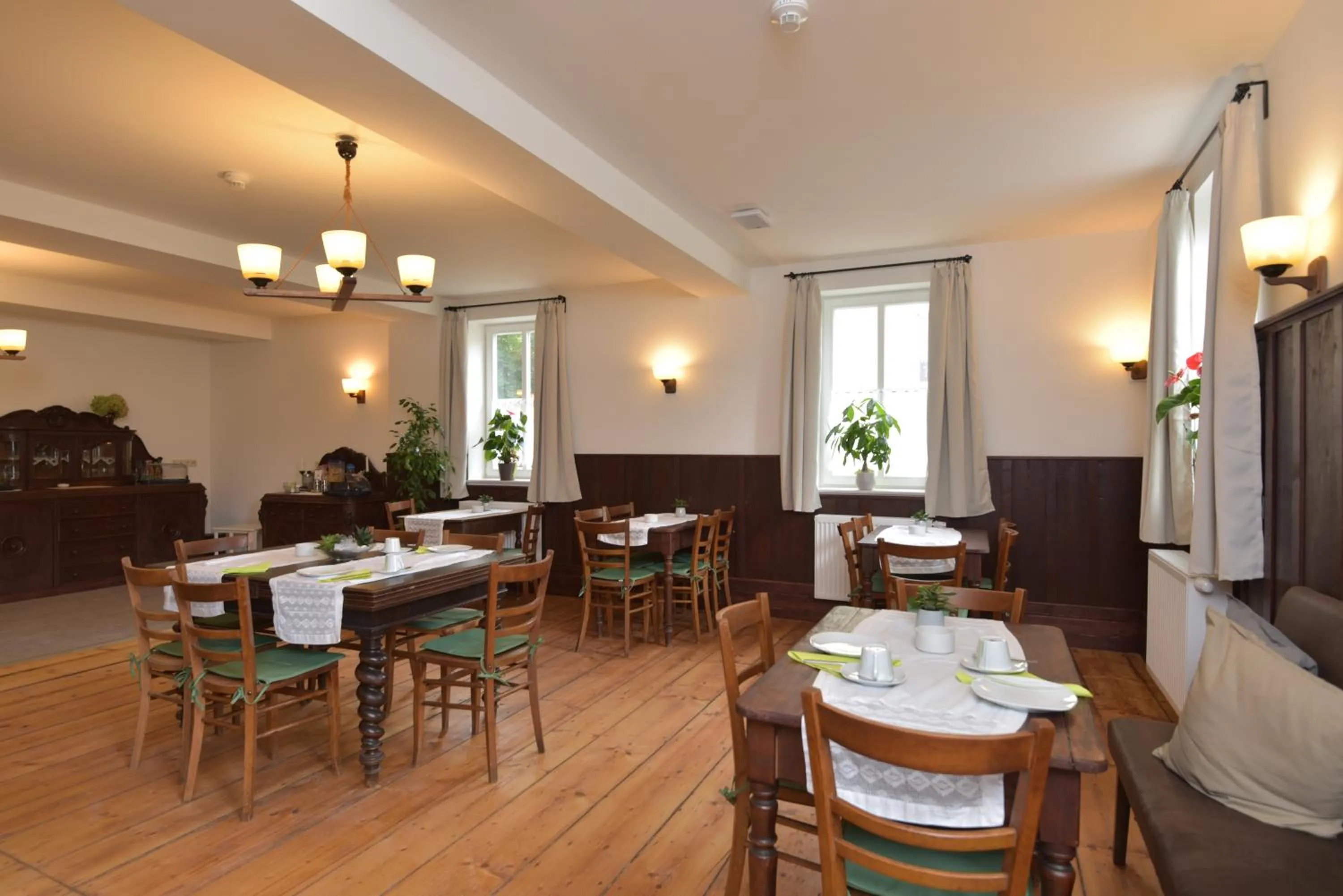 Restaurant/places to eat in Parkhotel Ebersdorf