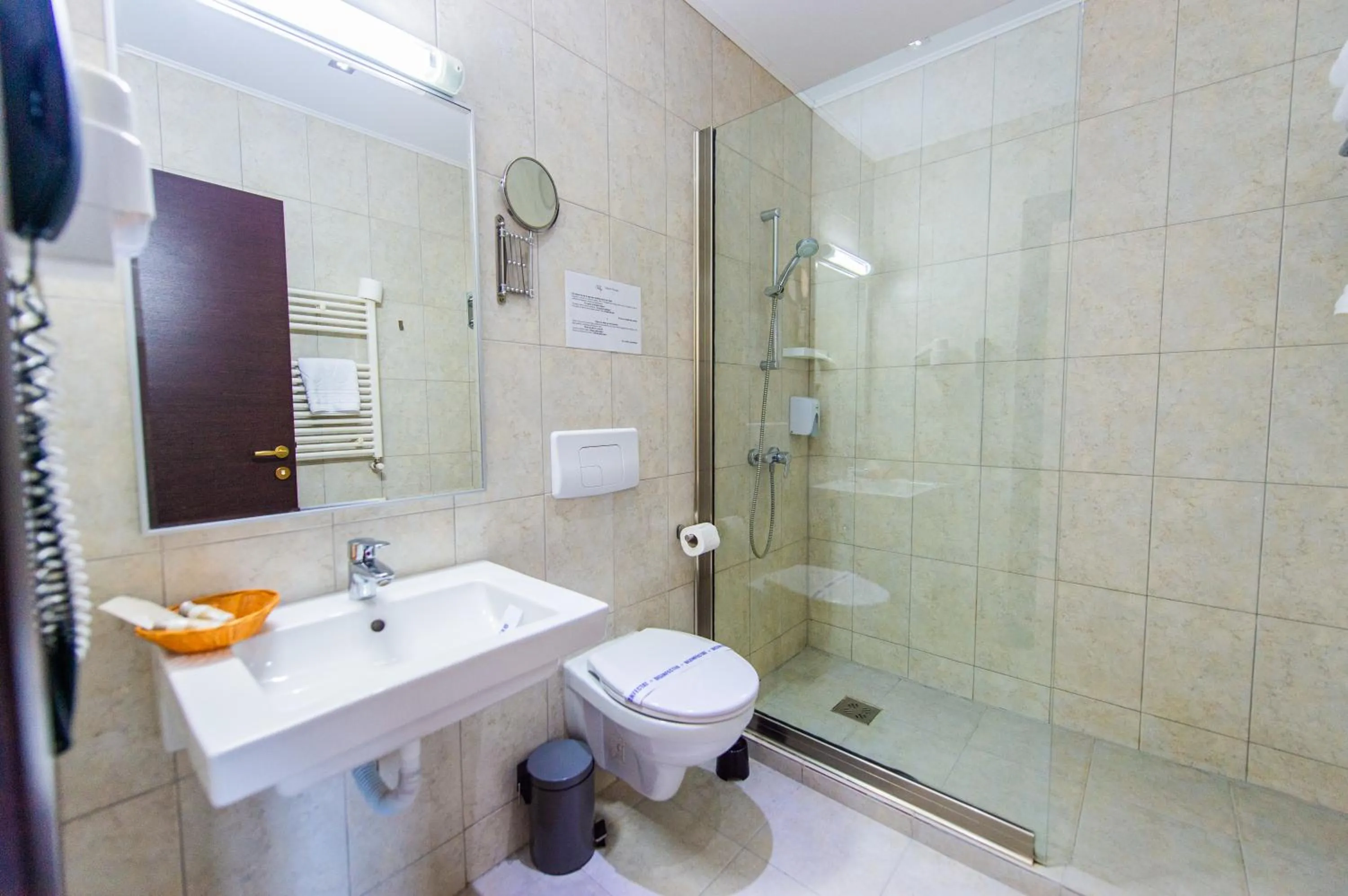 Shower in Hotel Prestige