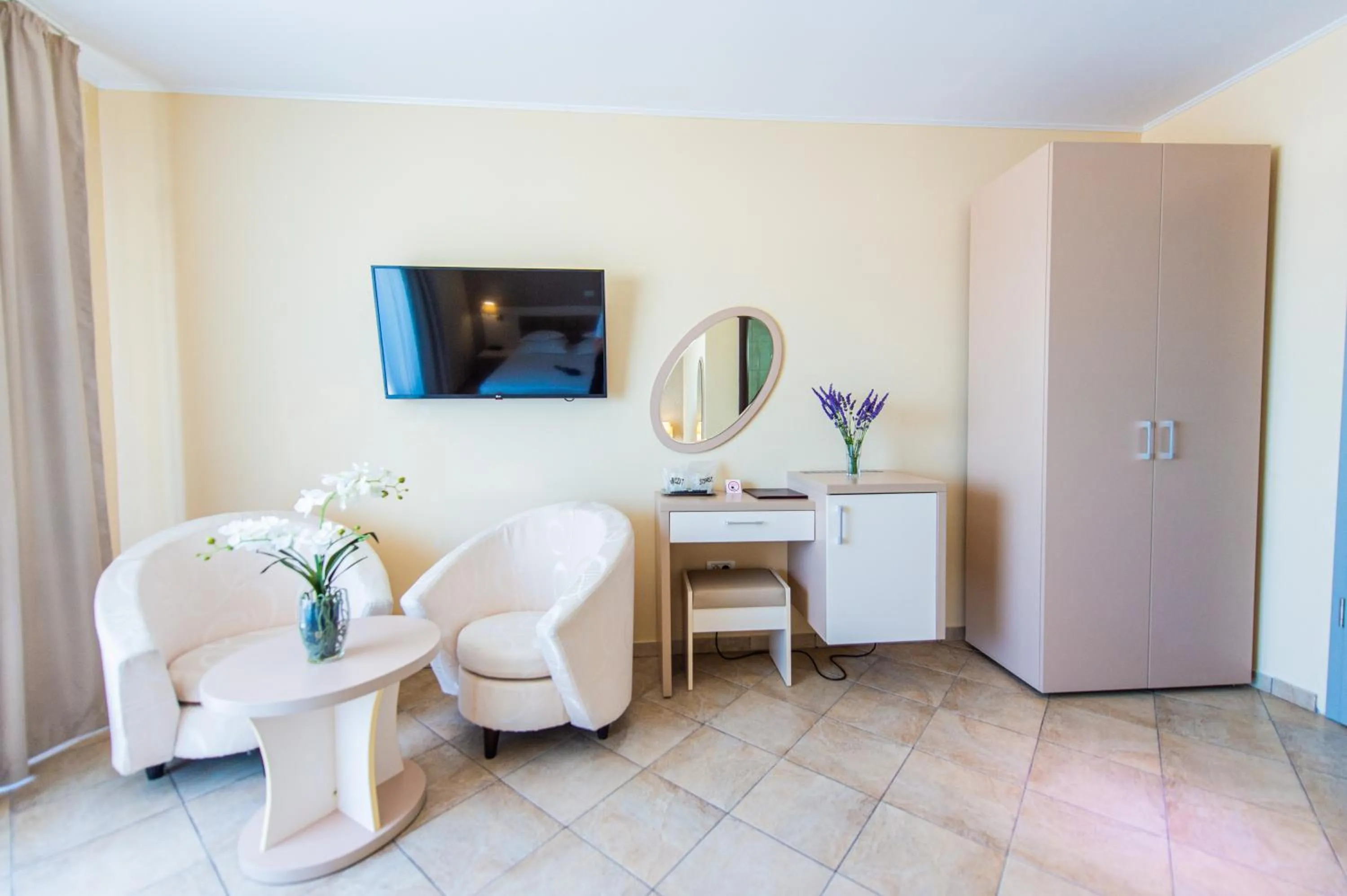 TV and multimedia in Hotel Prestige